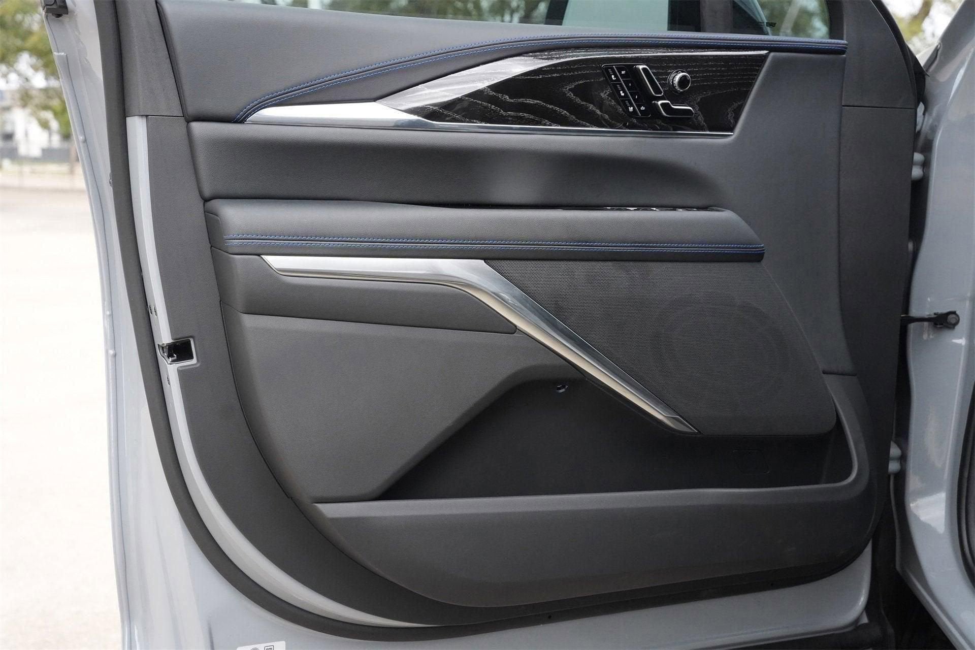 2026 Cadillac ESCALADE IQL Luxury