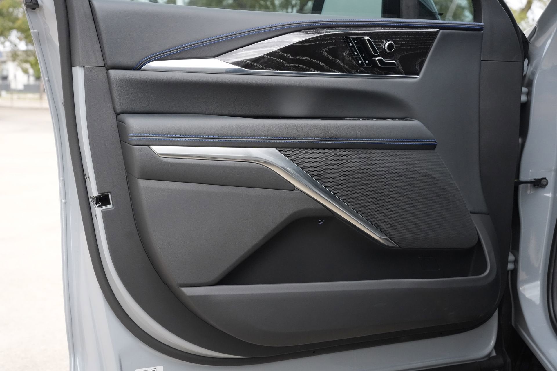 2026 Cadillac ESCALADE IQL Luxury