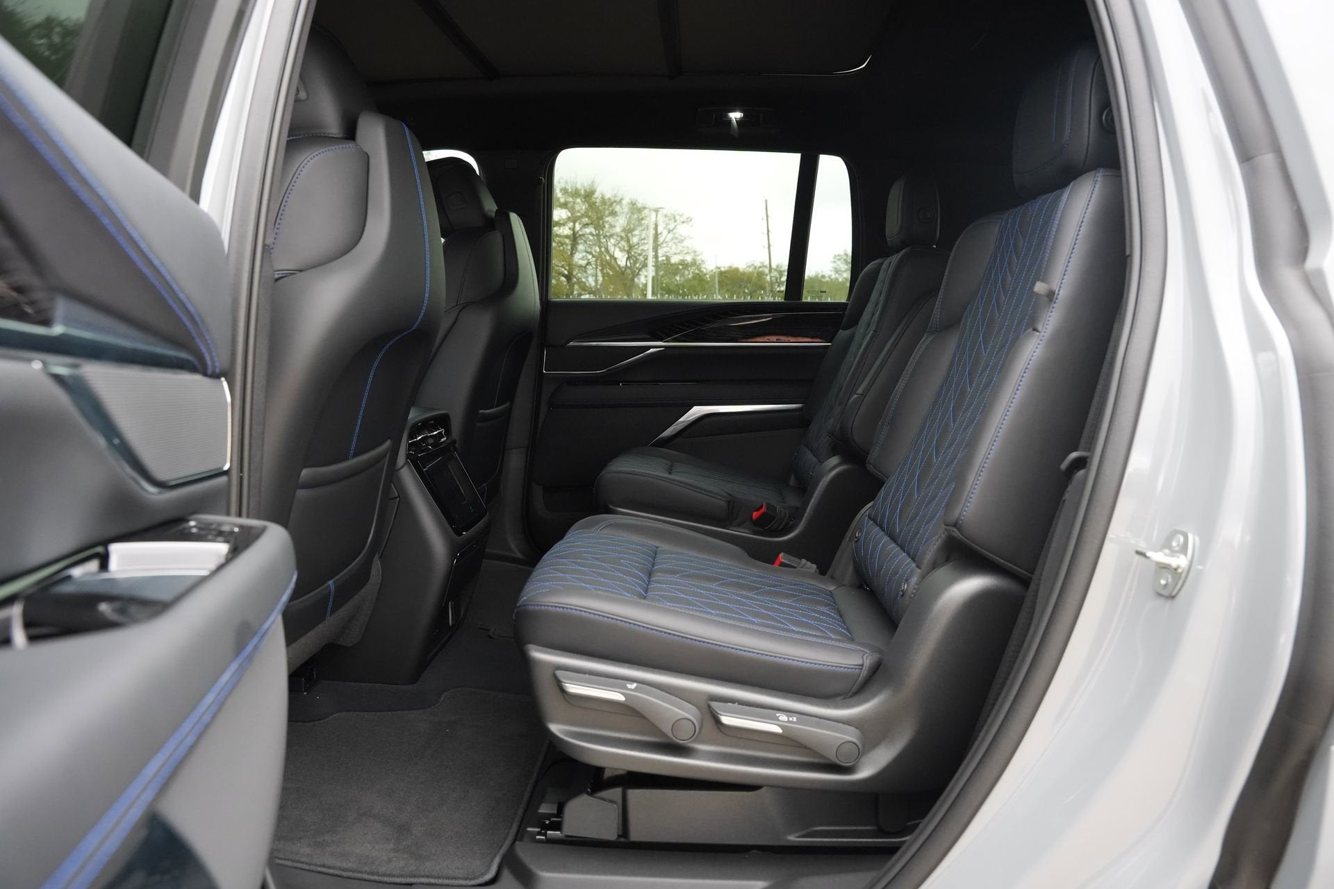 2026 Cadillac ESCALADE IQL Luxury