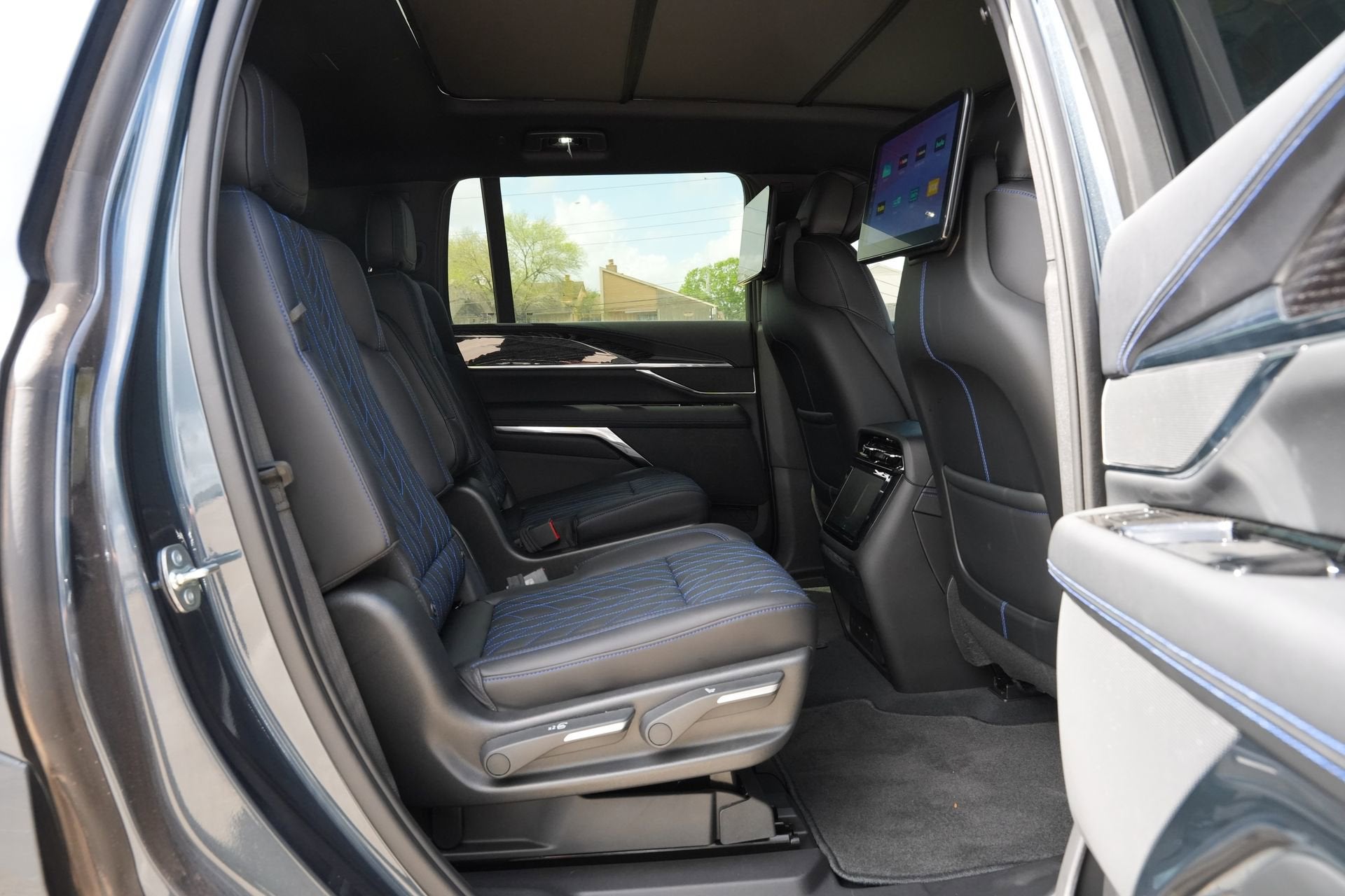 2026 Cadillac ESCALADE IQL Luxury