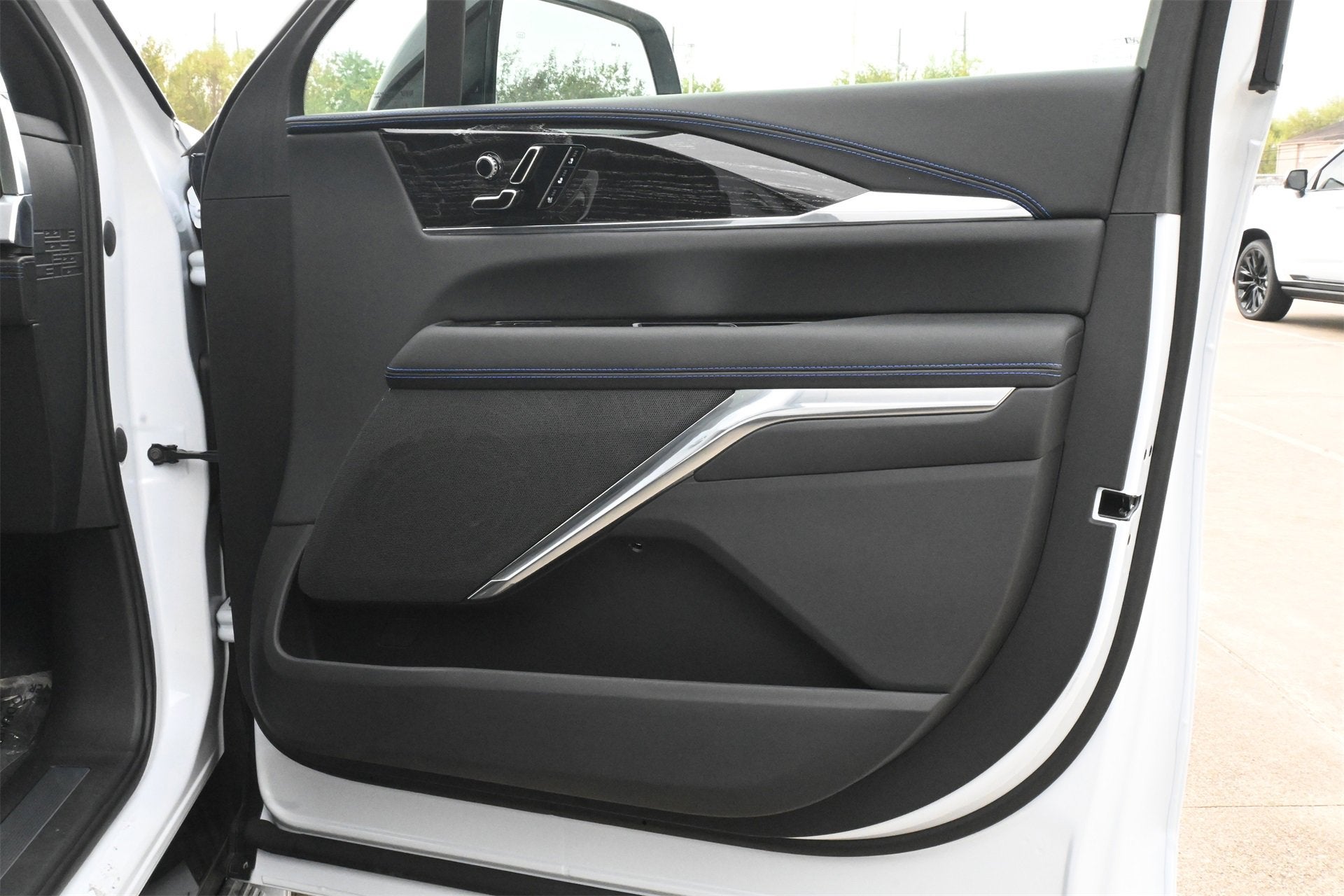 2026 Cadillac ESCALADE IQL Sport