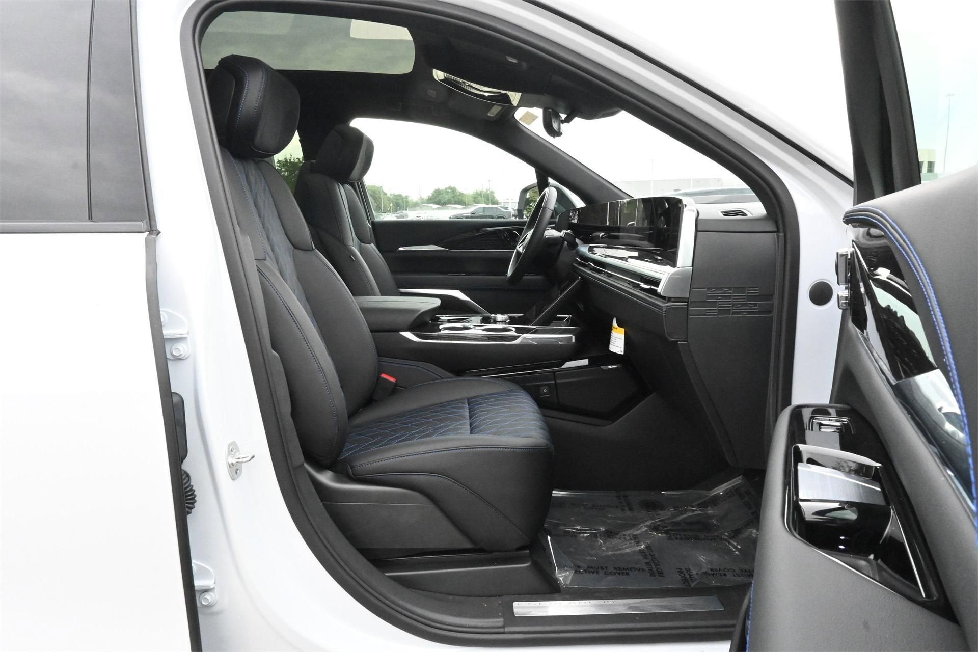 2026 Cadillac ESCALADE IQL Sport