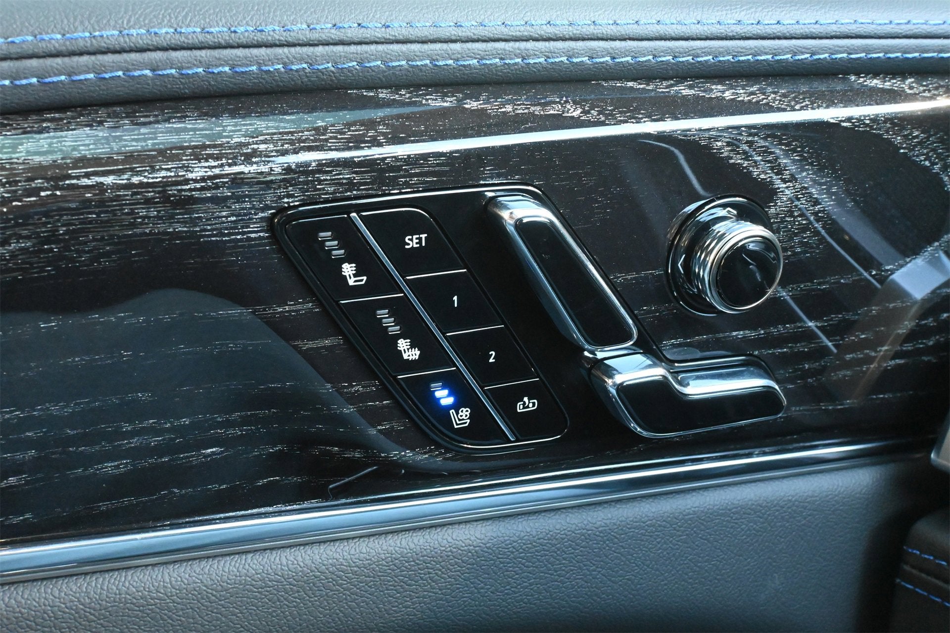 2026 Cadillac ESCALADE IQL Sport