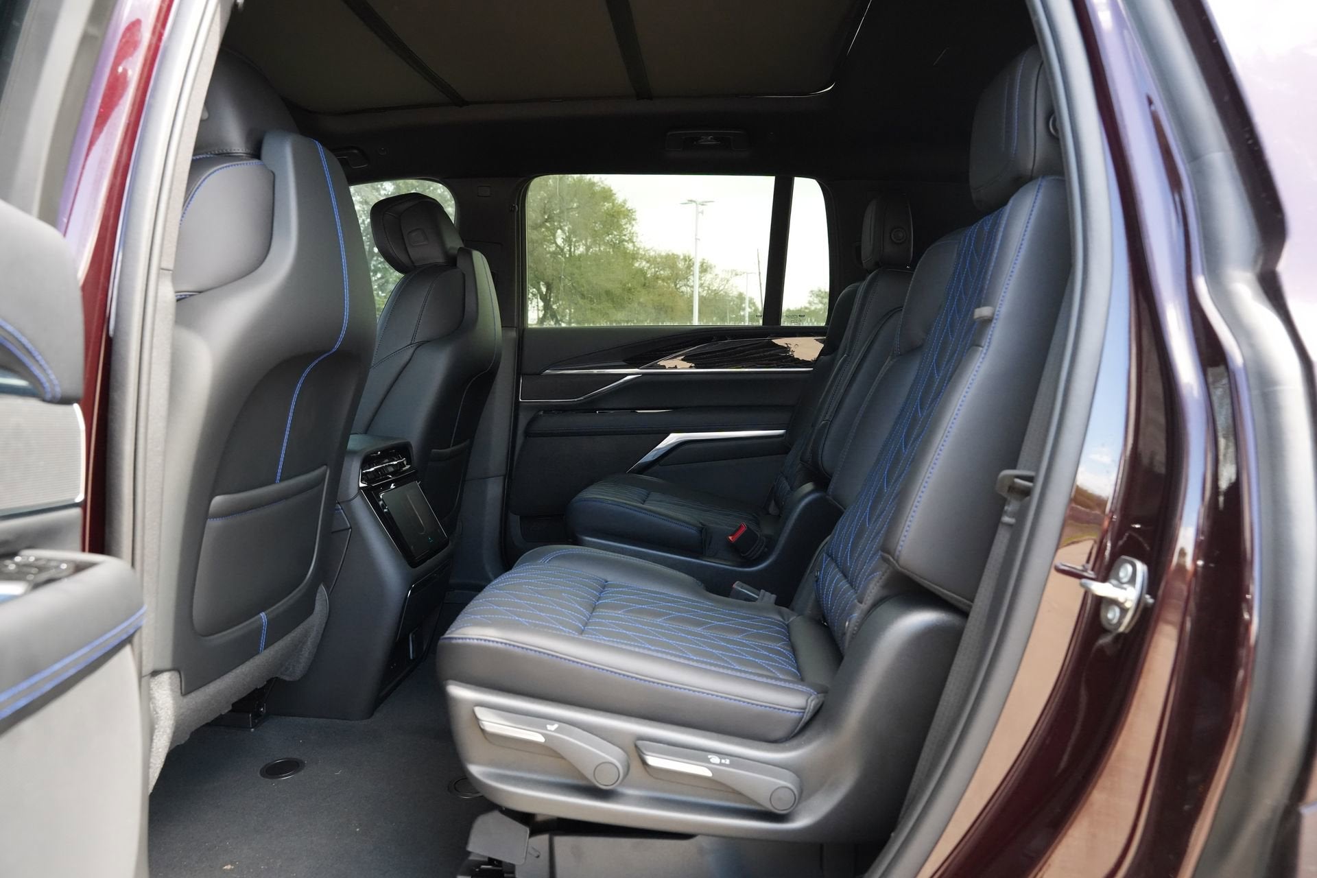 2026 Cadillac ESCALADE IQL Sport