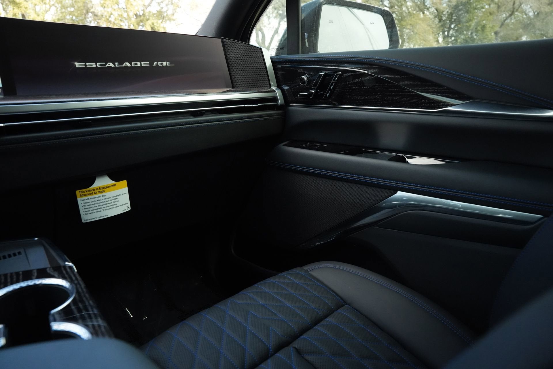 2026 Cadillac ESCALADE IQL Sport