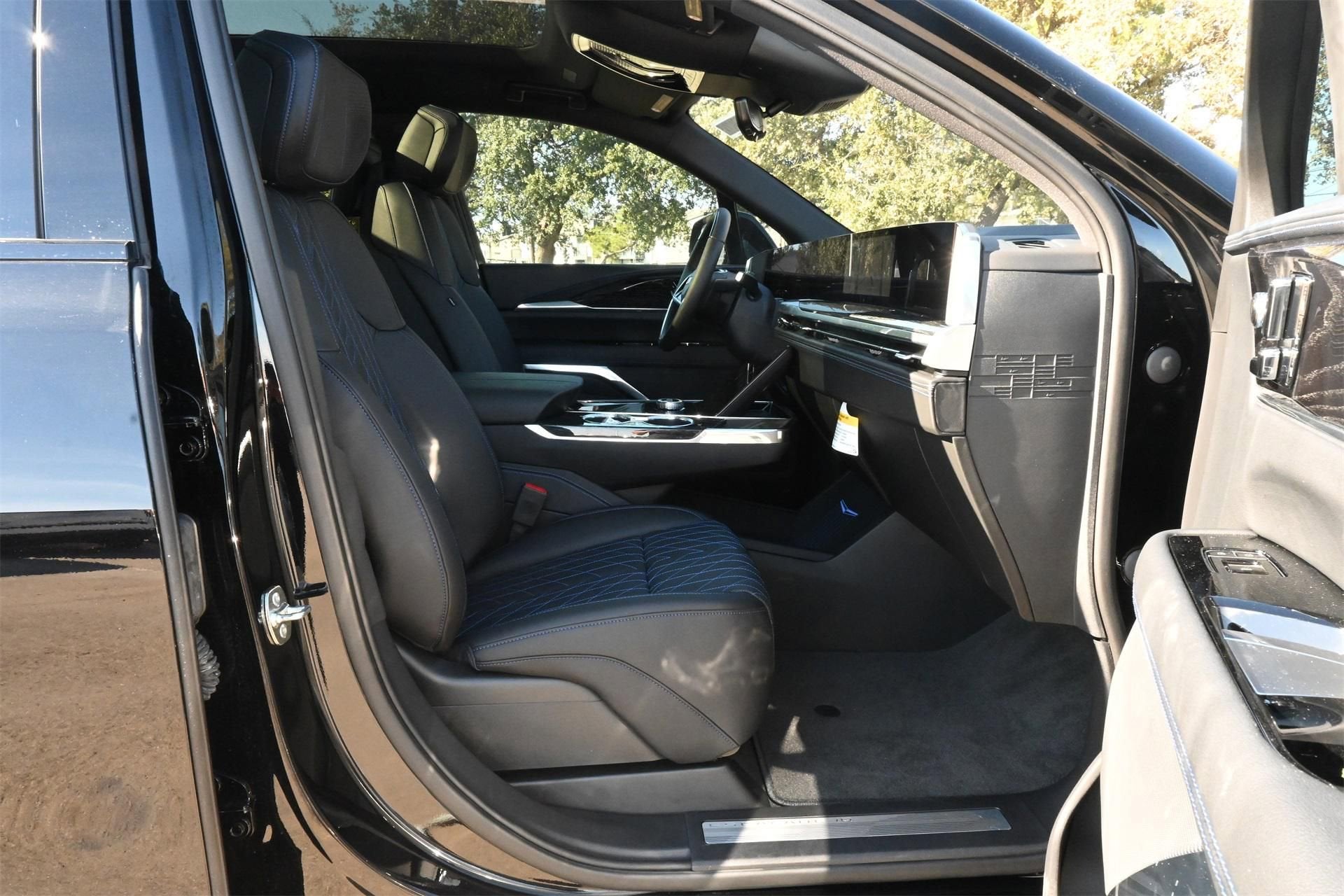 2026 Cadillac ESCALADE IQL Sport