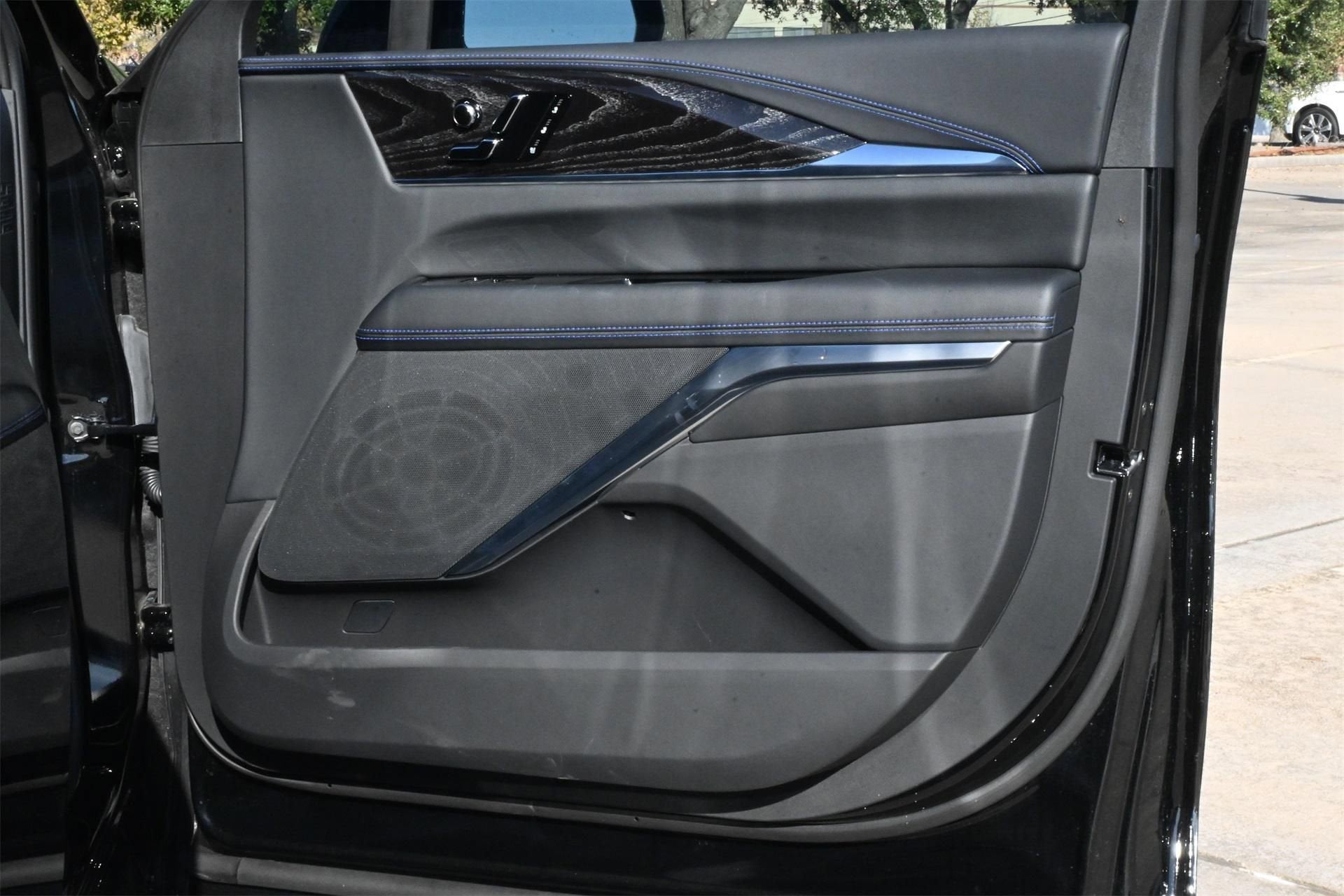 2026 Cadillac ESCALADE IQL Sport