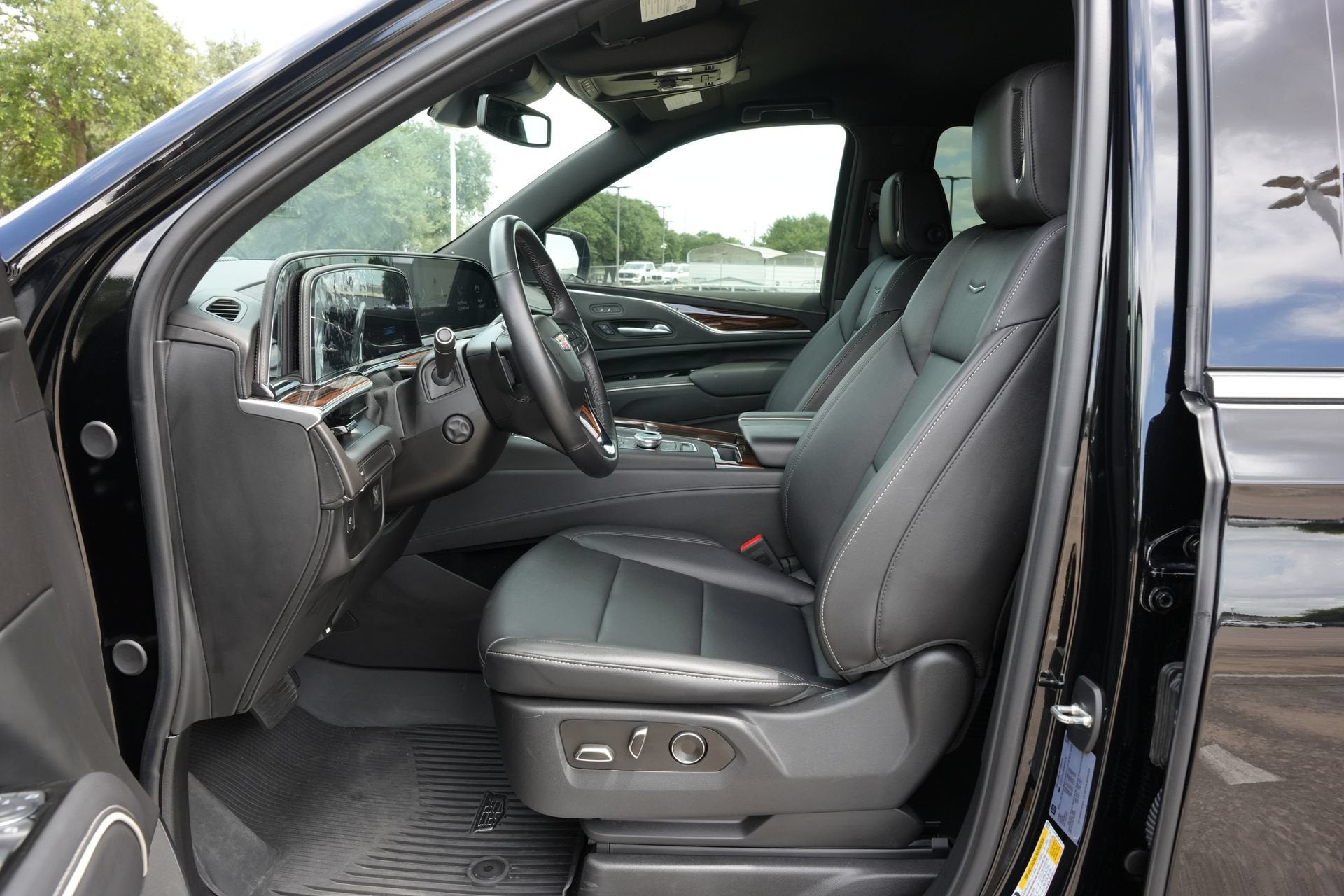 2024 Cadillac Escalade ESV Luxury