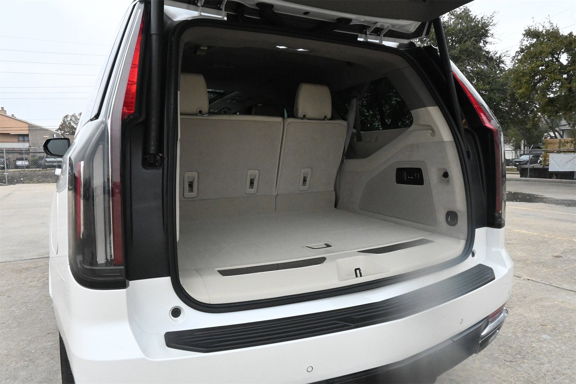 2023 Cadillac Escalade ESV Premium Luxury Platinum