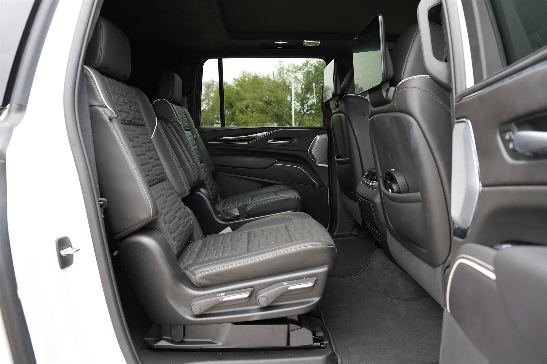 2024 Cadillac Escalade ESV Sport Platinum