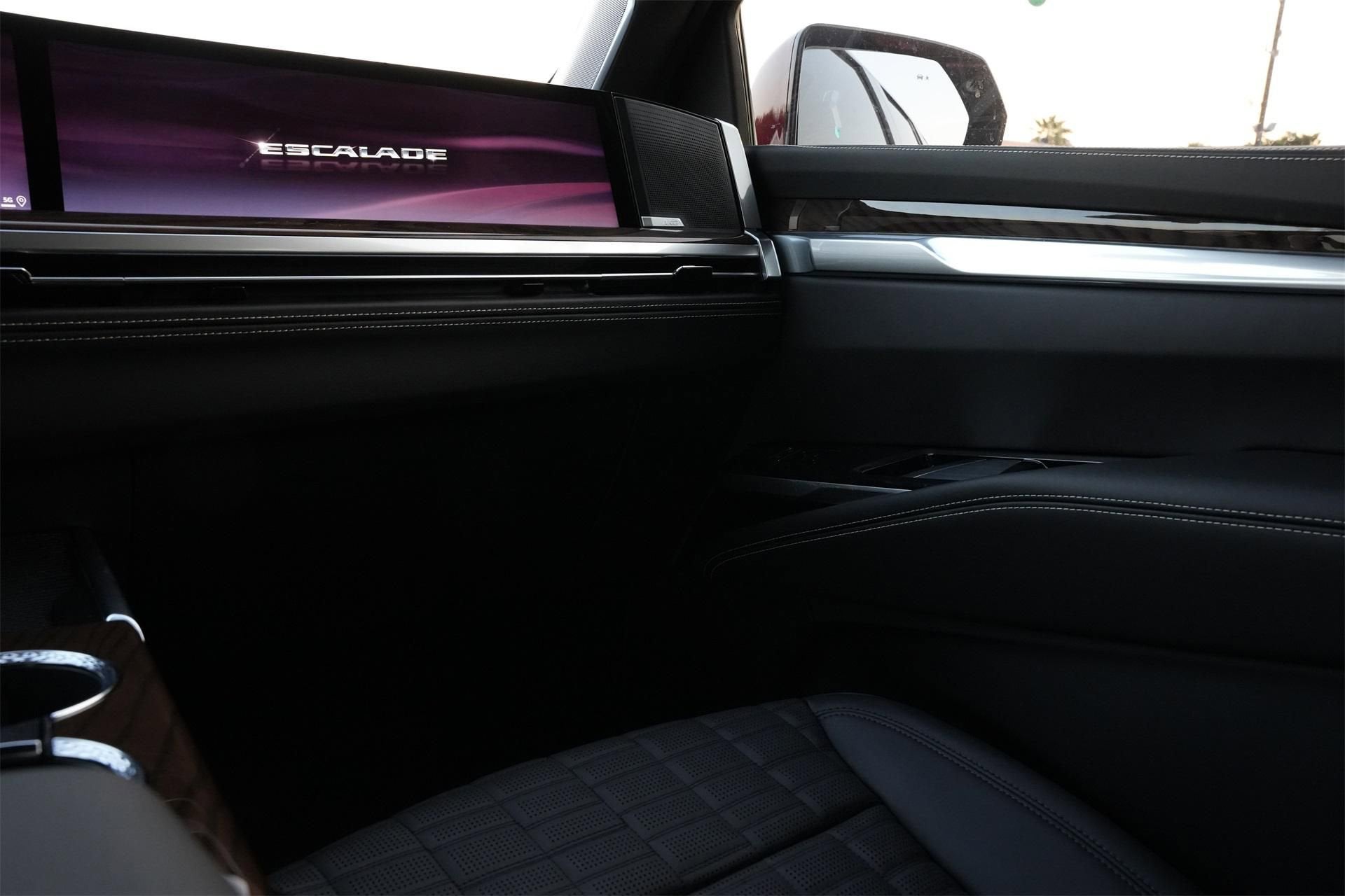 2025 Cadillac Escalade Sport Platinum