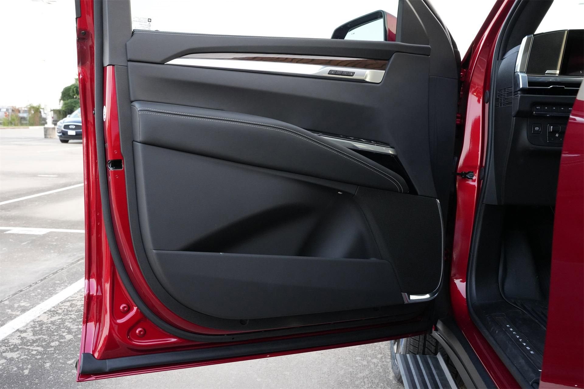 2025 Cadillac Escalade Sport Platinum