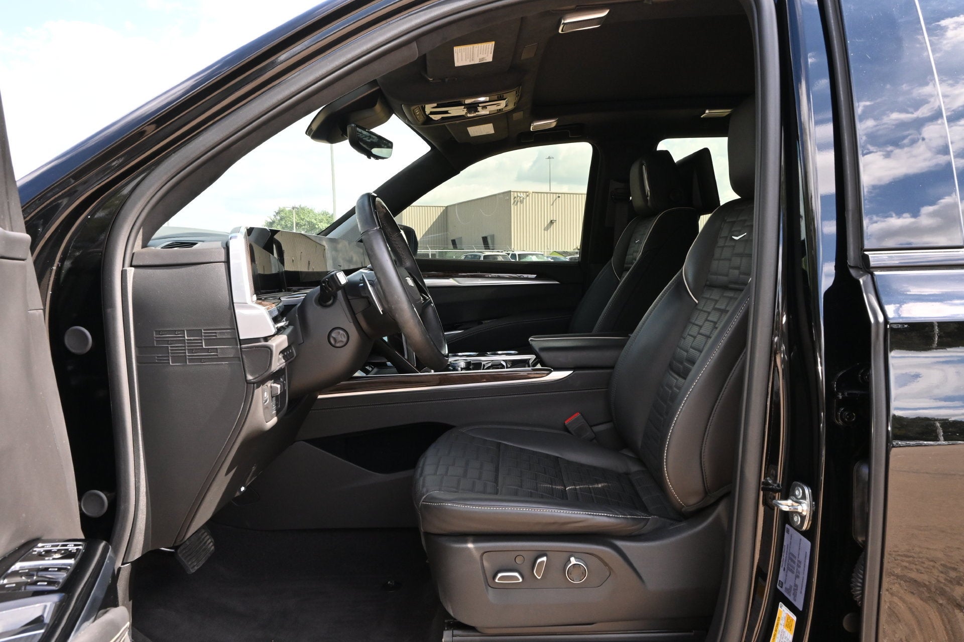 2025 Cadillac Escalade Sport Platinum