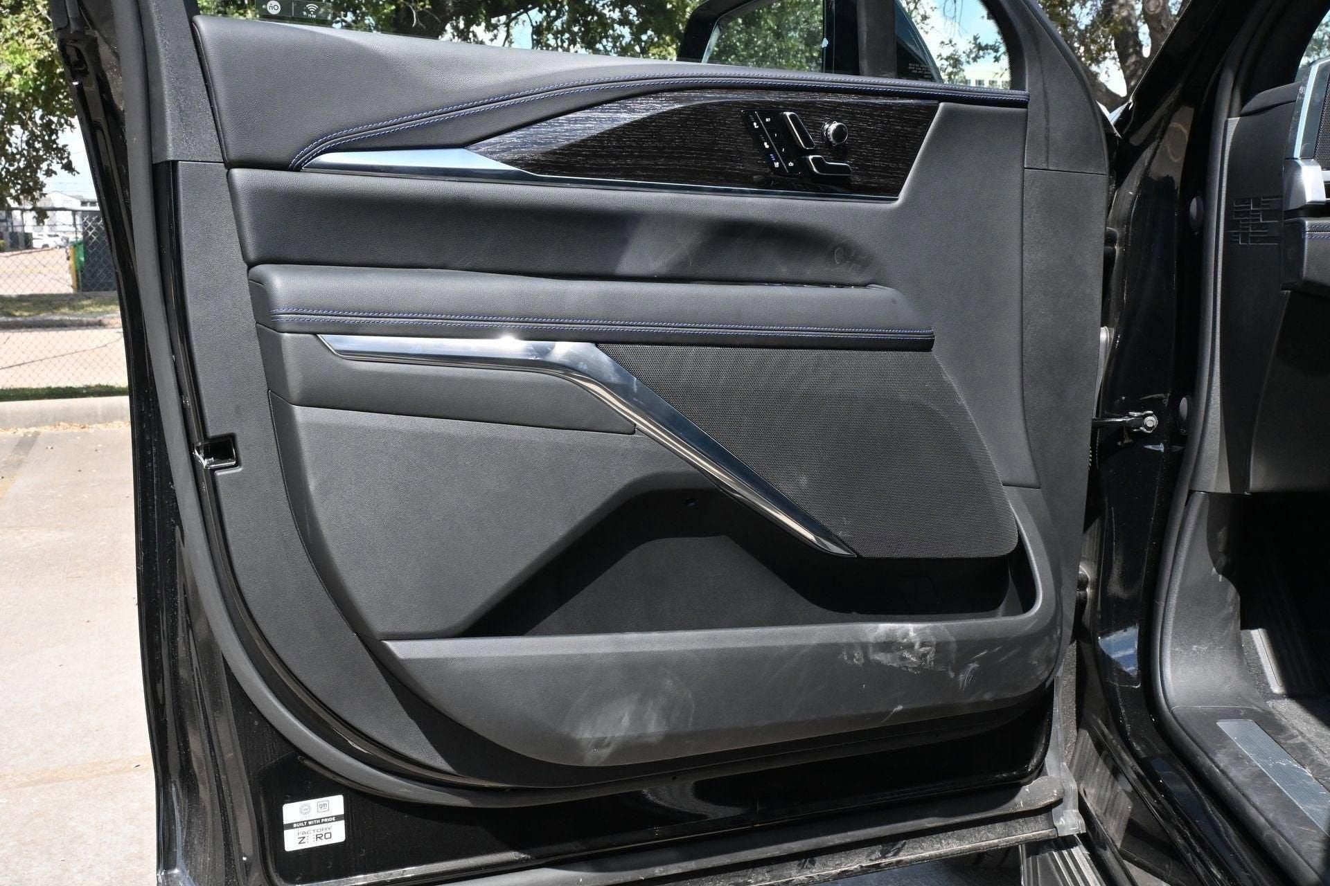 2025 Cadillac ESCALADE IQ Luxury 1