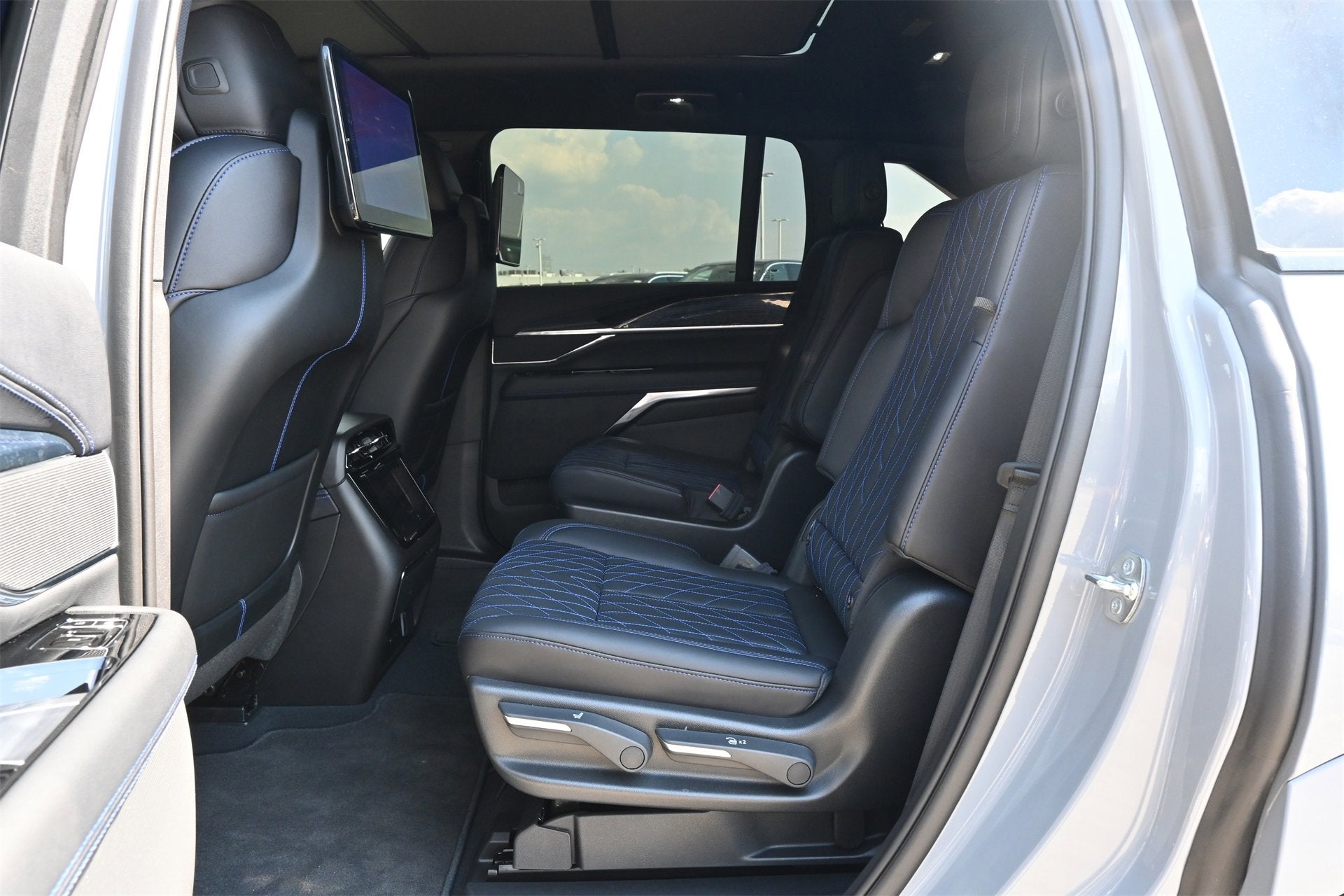 2026 Cadillac ESCALADE IQ Luxury