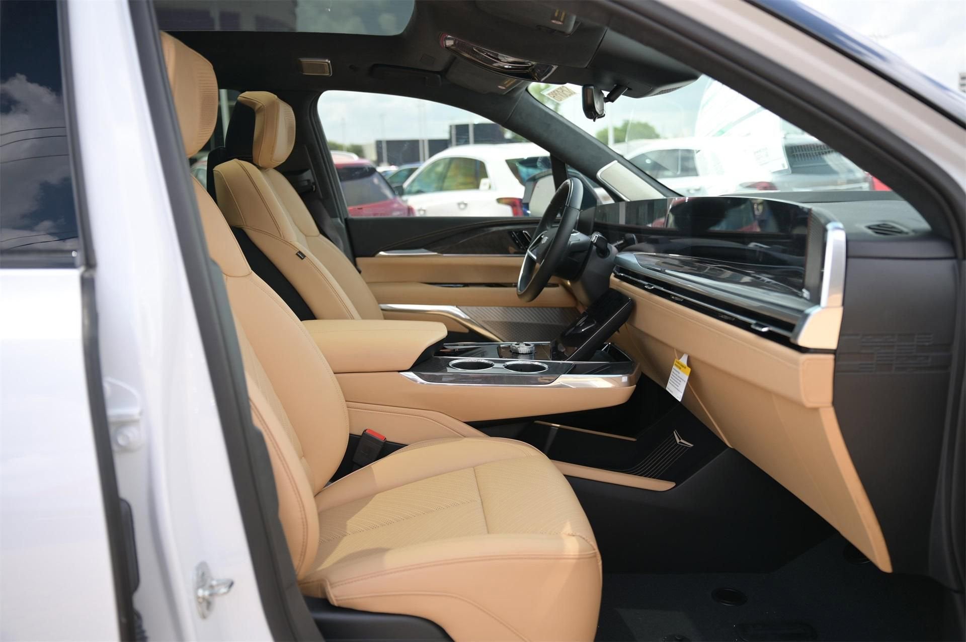 2025 Cadillac ESCALADE IQ Luxury 2