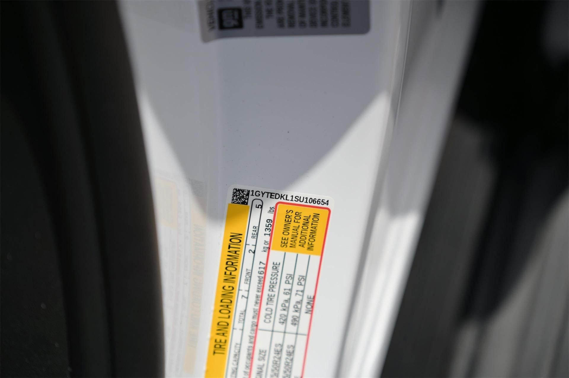 2025 Cadillac ESCALADE IQ Luxury 2