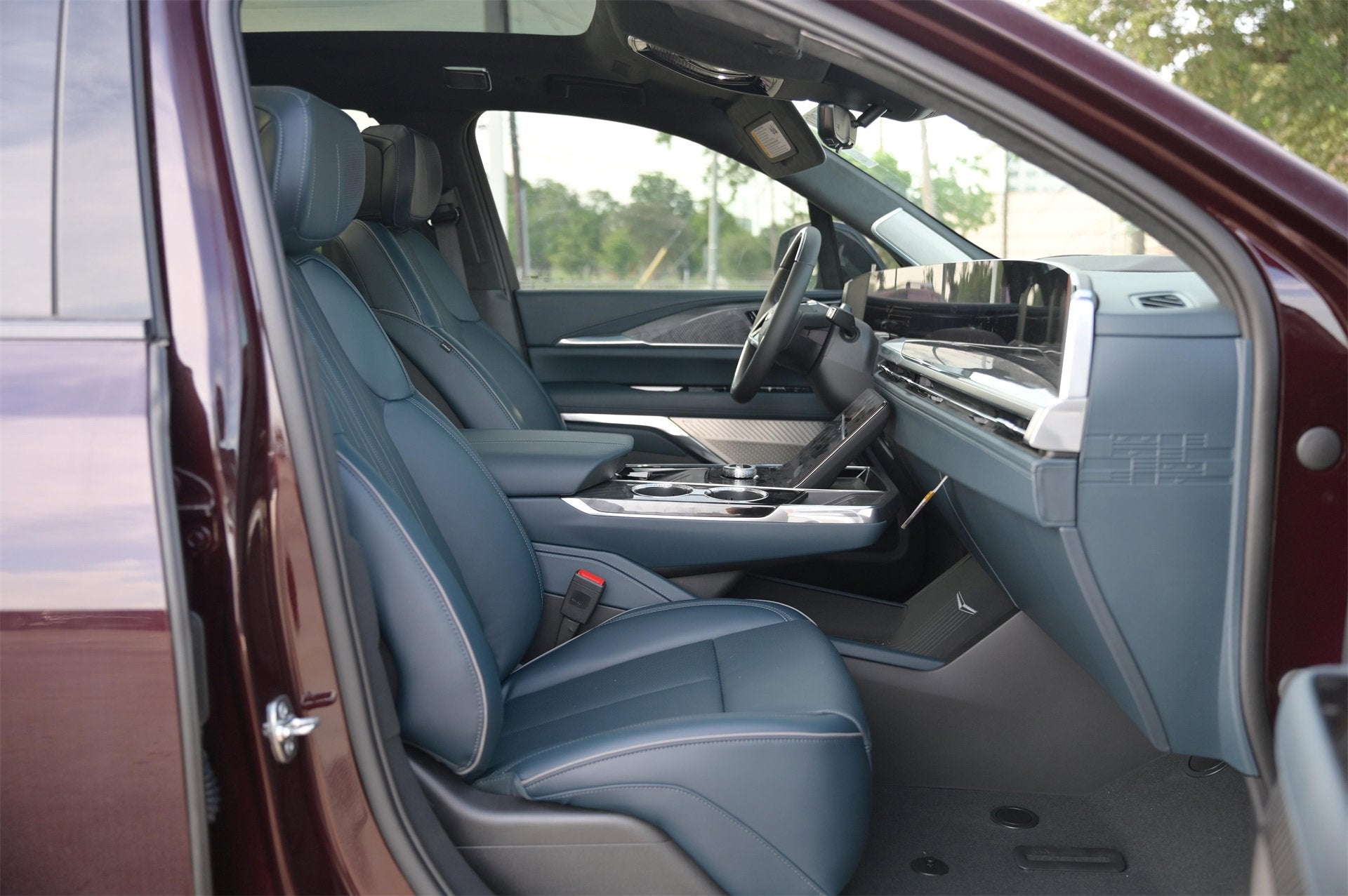 2025 Cadillac ESCALADE IQ Luxury 2