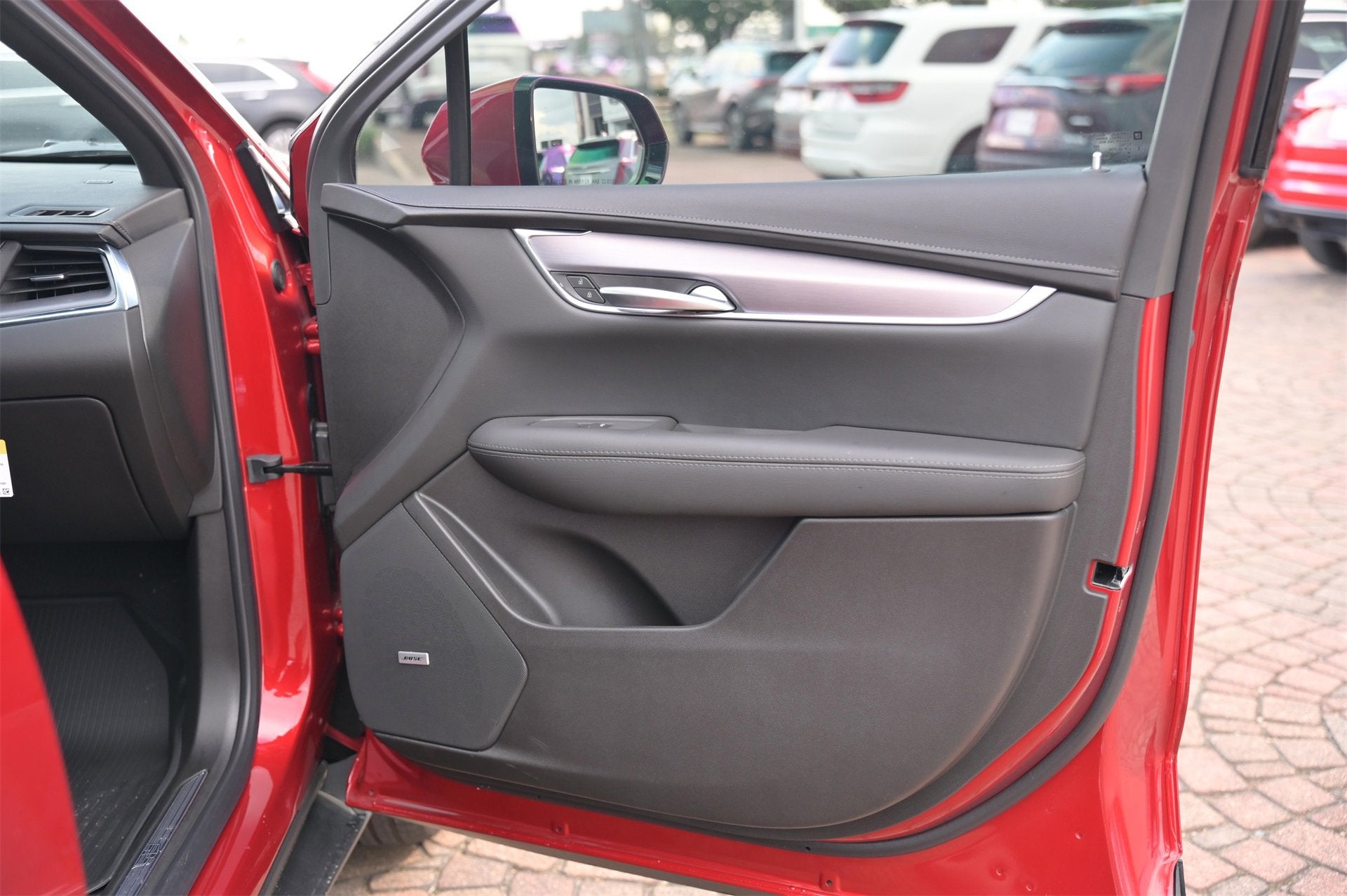 2025 Cadillac ESCALADE IQ Luxury 2