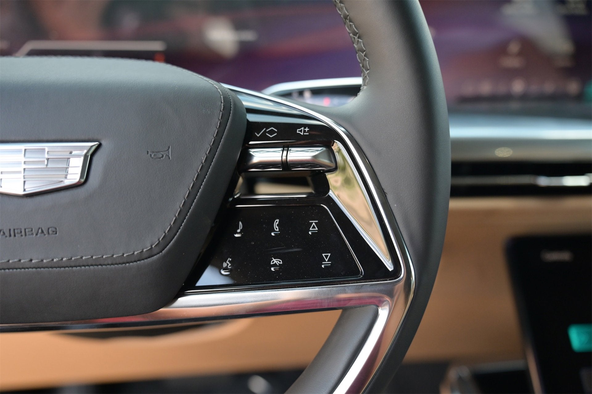 2025 Cadillac ESCALADE IQ Luxury 2