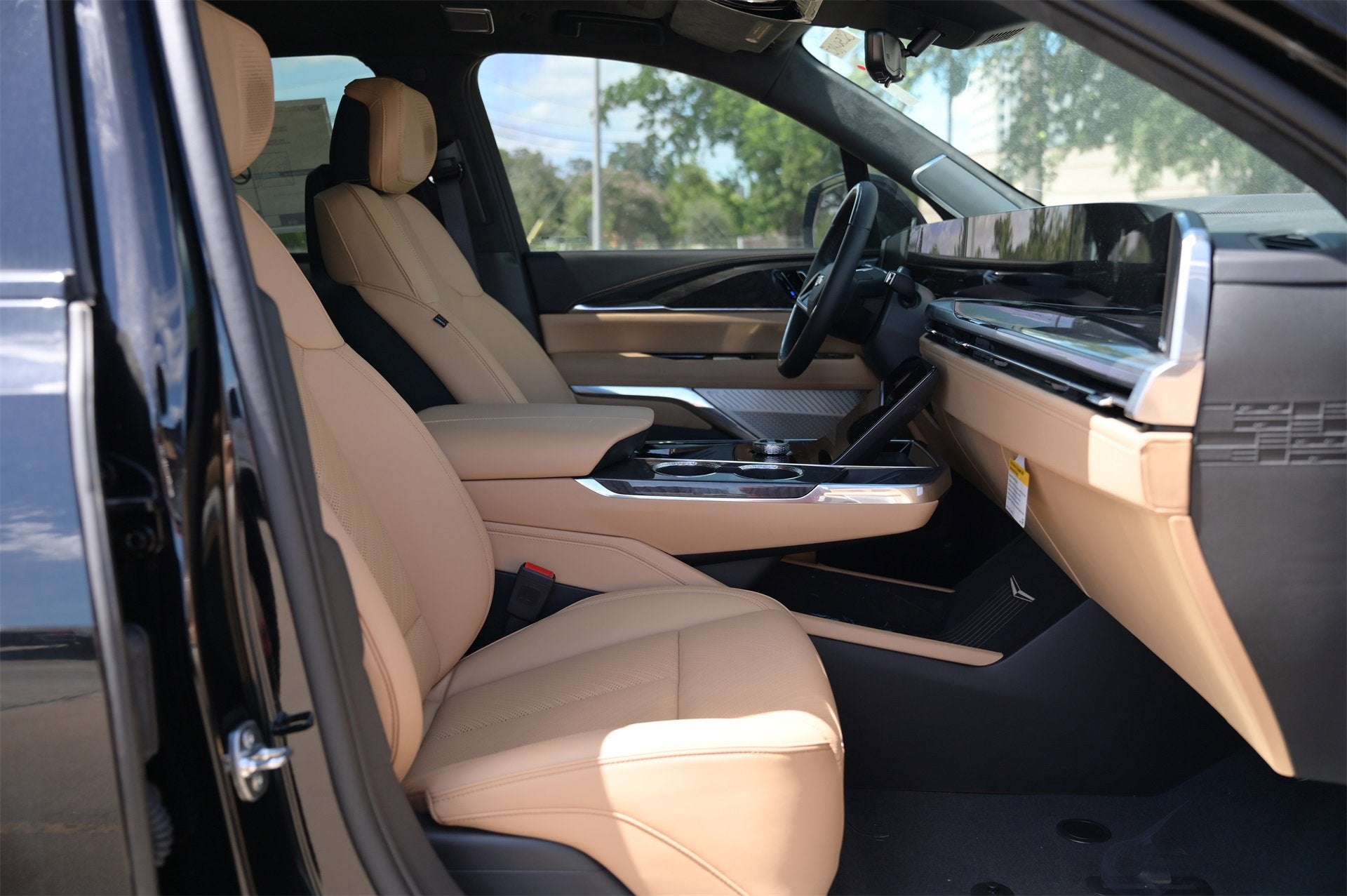 2025 Cadillac ESCALADE IQ Luxury 2