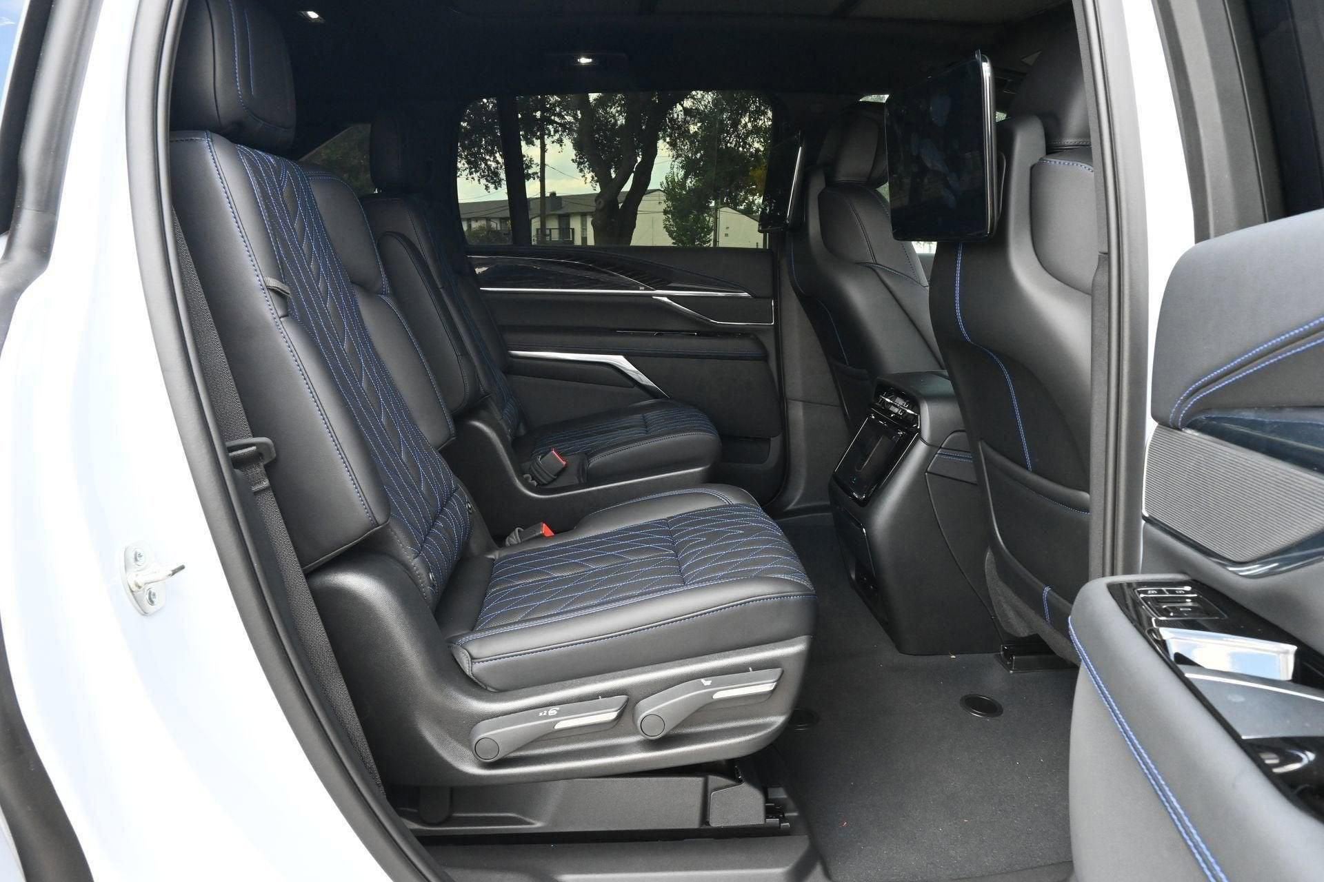 2026 Cadillac ESCALADE IQ Sport