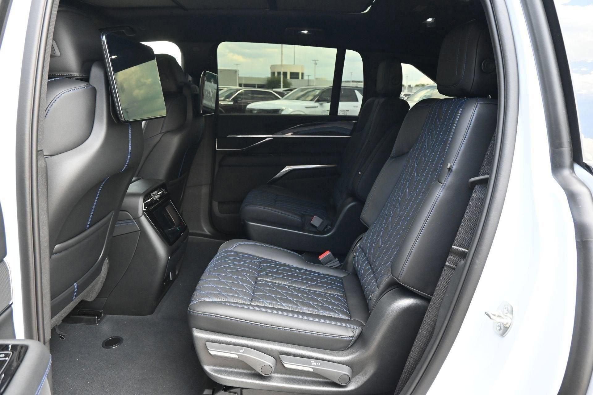 2026 Cadillac ESCALADE IQ Sport