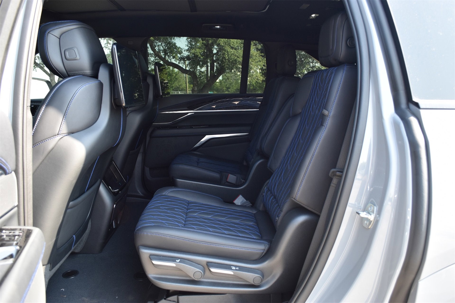 2026 Cadillac ESCALADE IQ Sport