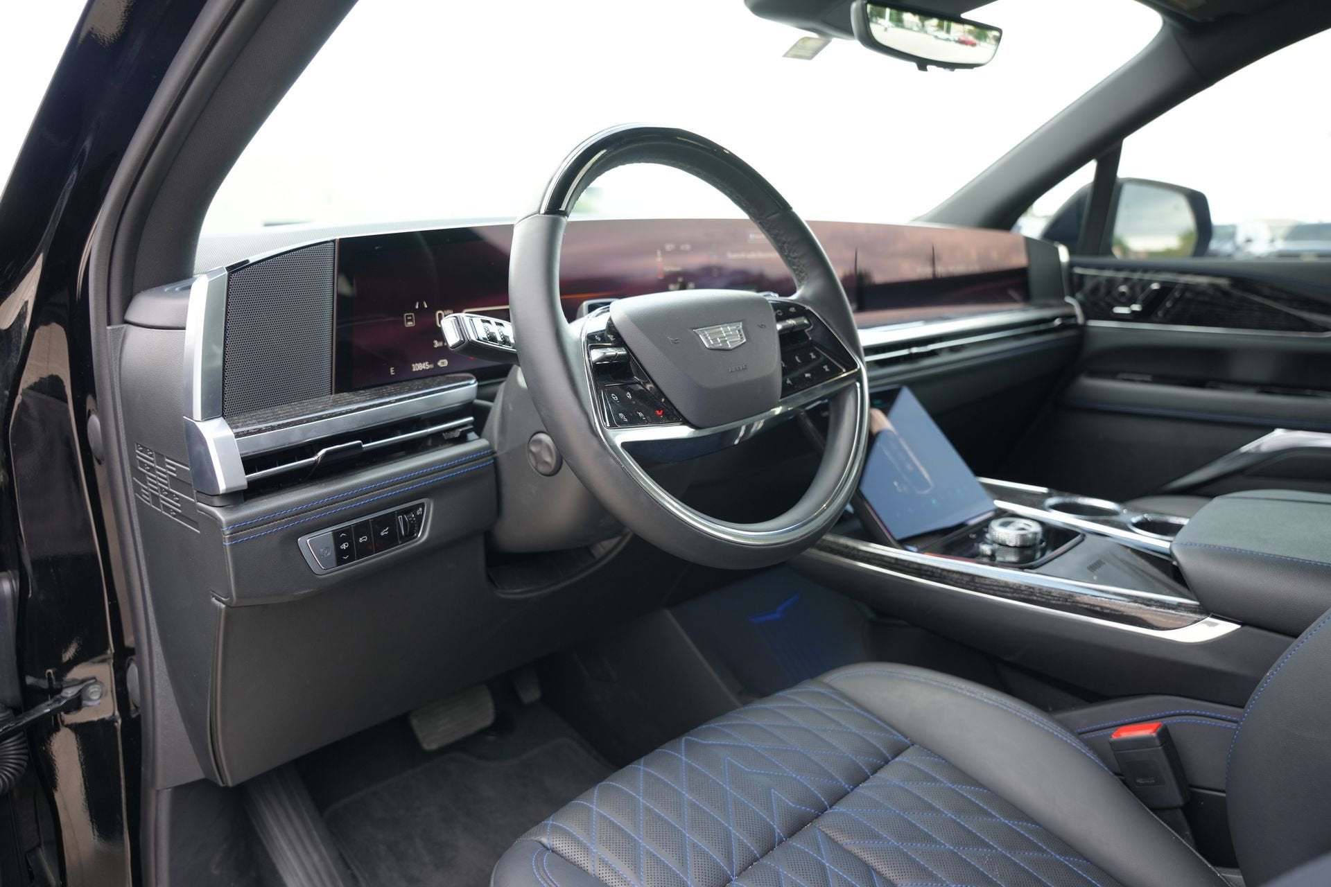 2025 Cadillac ESCALADE IQ Sport 1