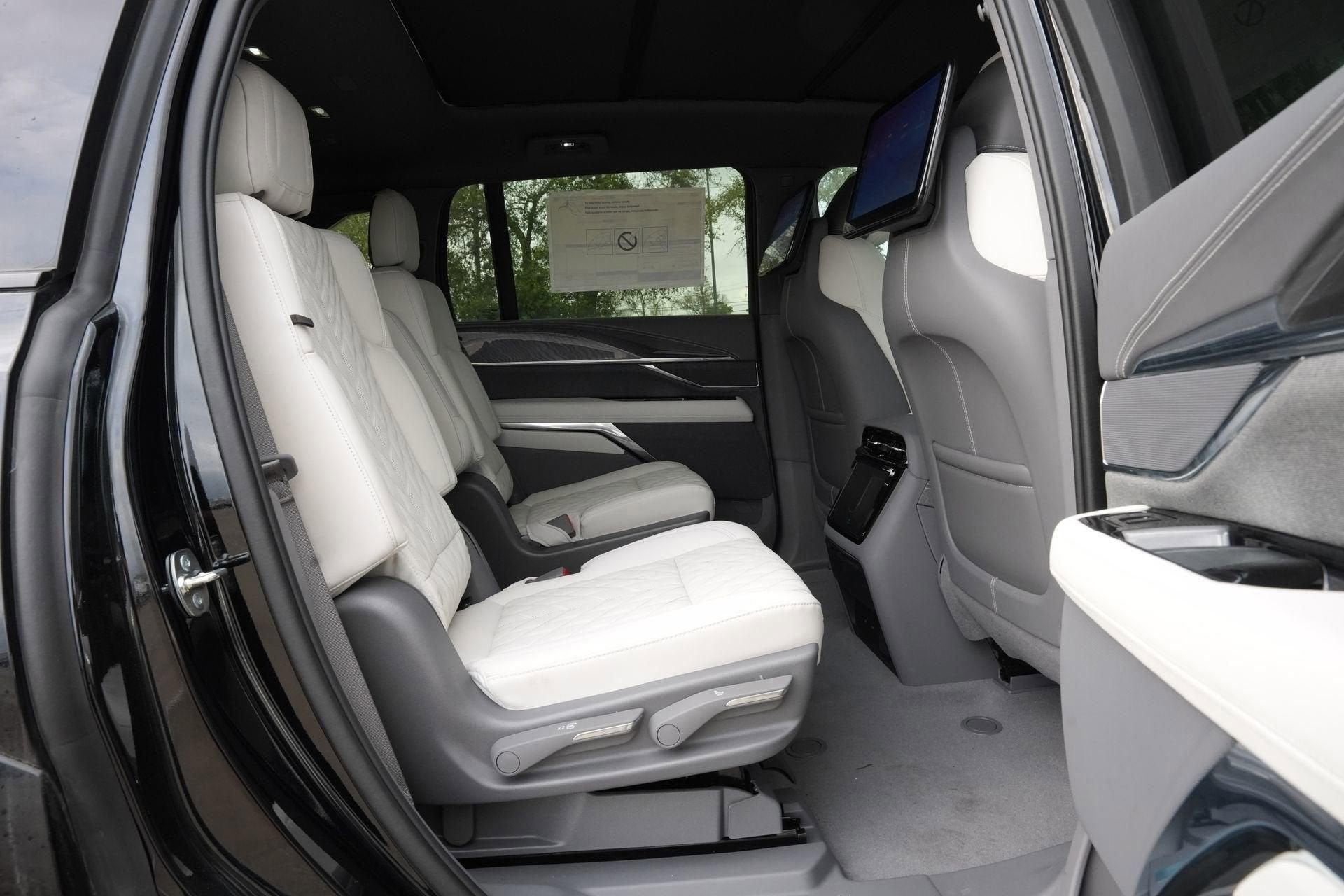 2025 Cadillac ESCALADE IQ Sport 1