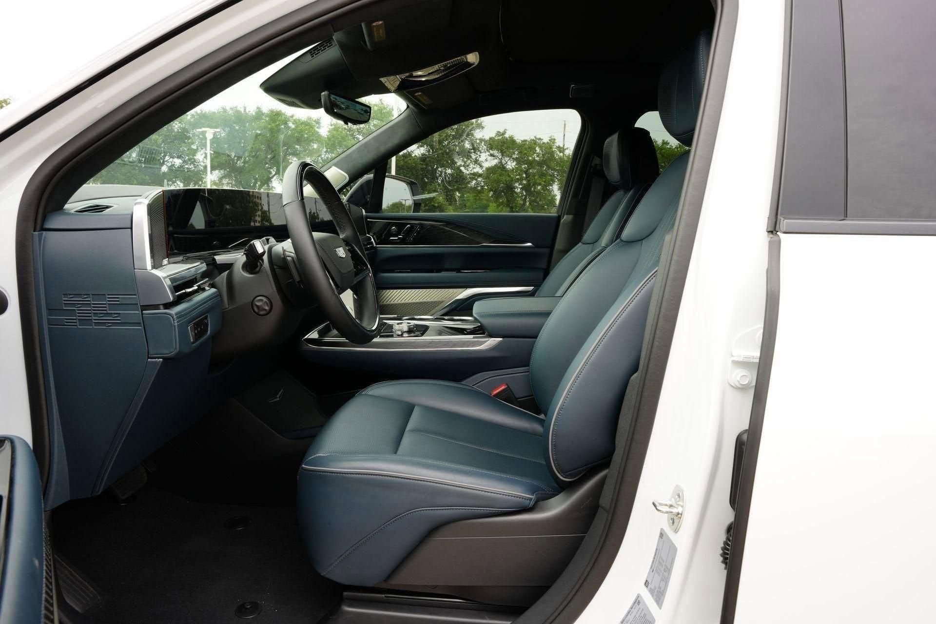 2025 Cadillac ESCALADE IQ Sport 2