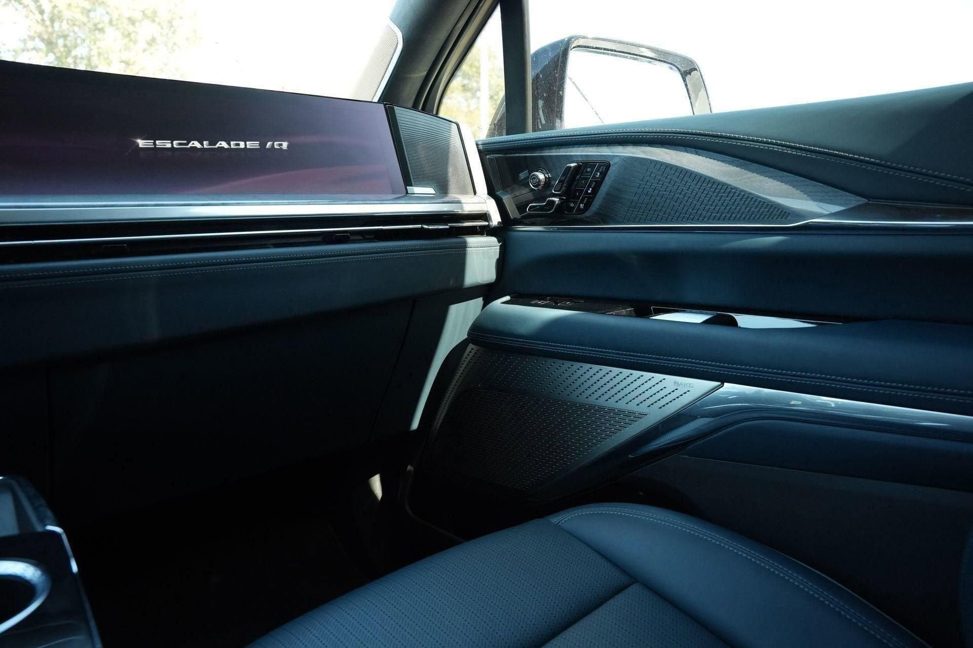 2025 Cadillac ESCALADE IQ Sport 2