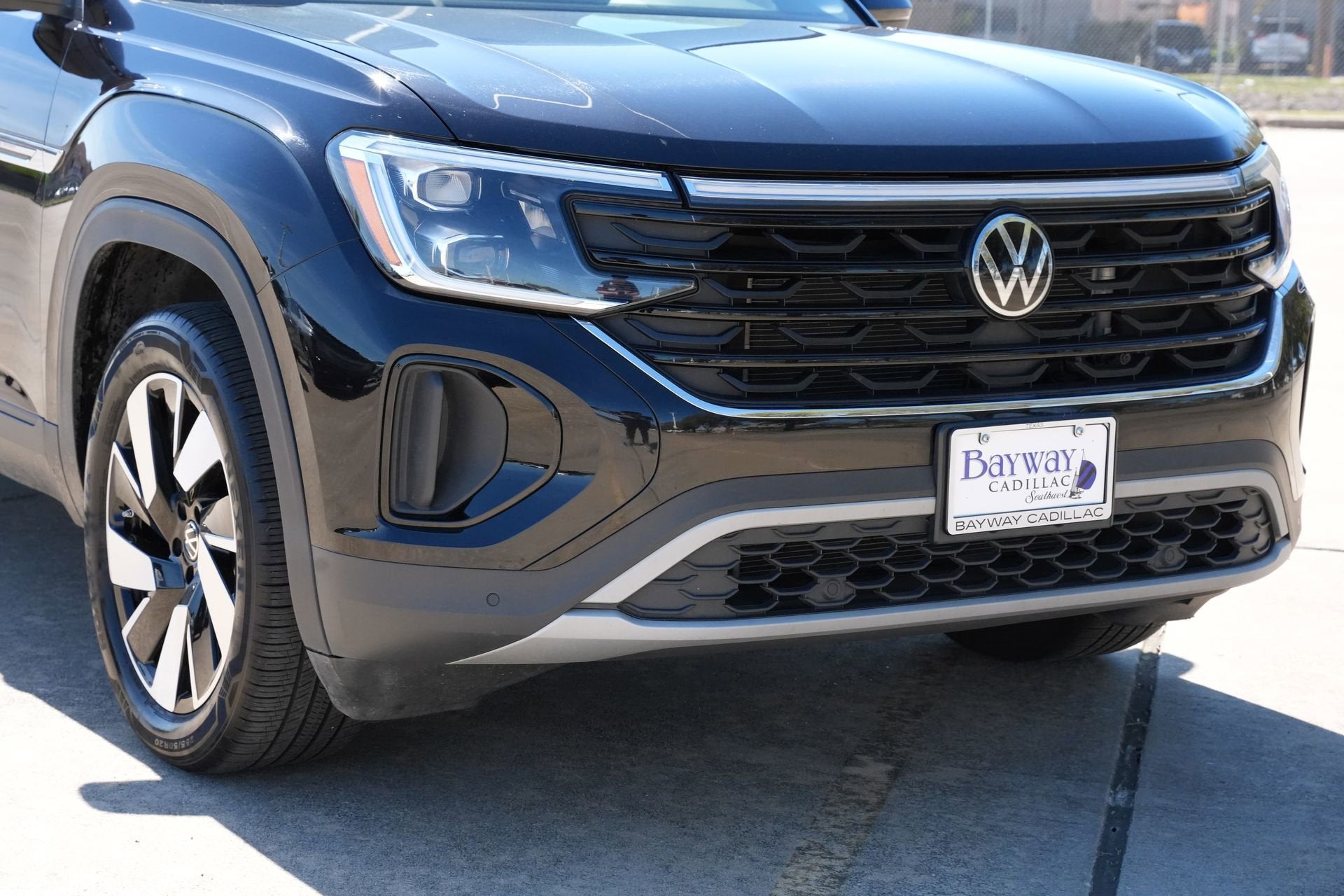 2025 Volkswagen Atlas Cross Sport 2.0T SE w/Technology