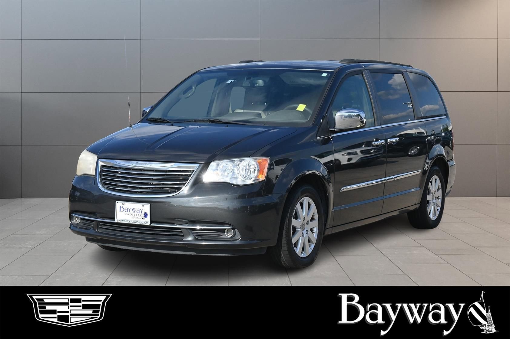 2012 Chrysler Town & Country Touring-L's photo