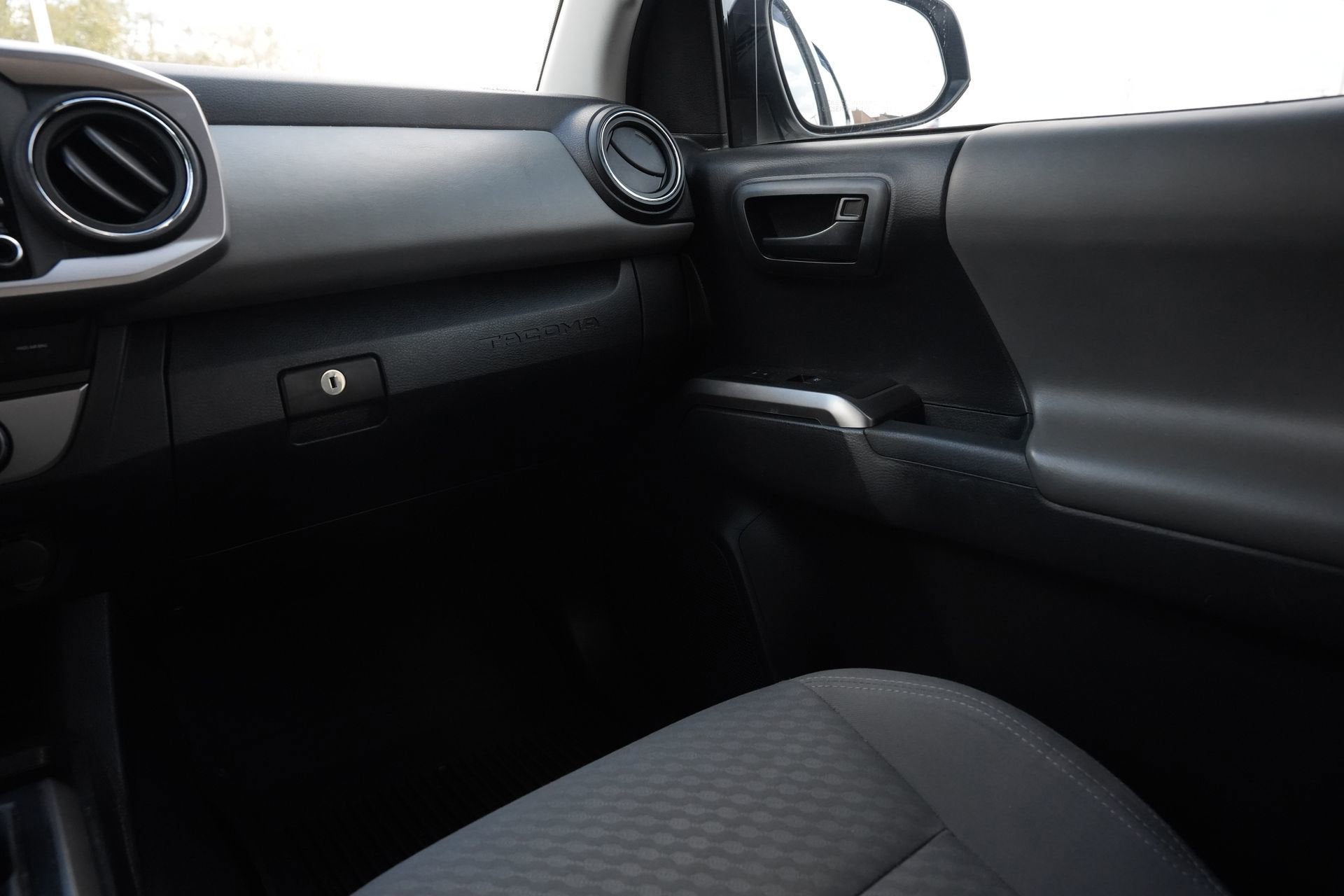 2022 Toyota Tacoma 2WD SR5