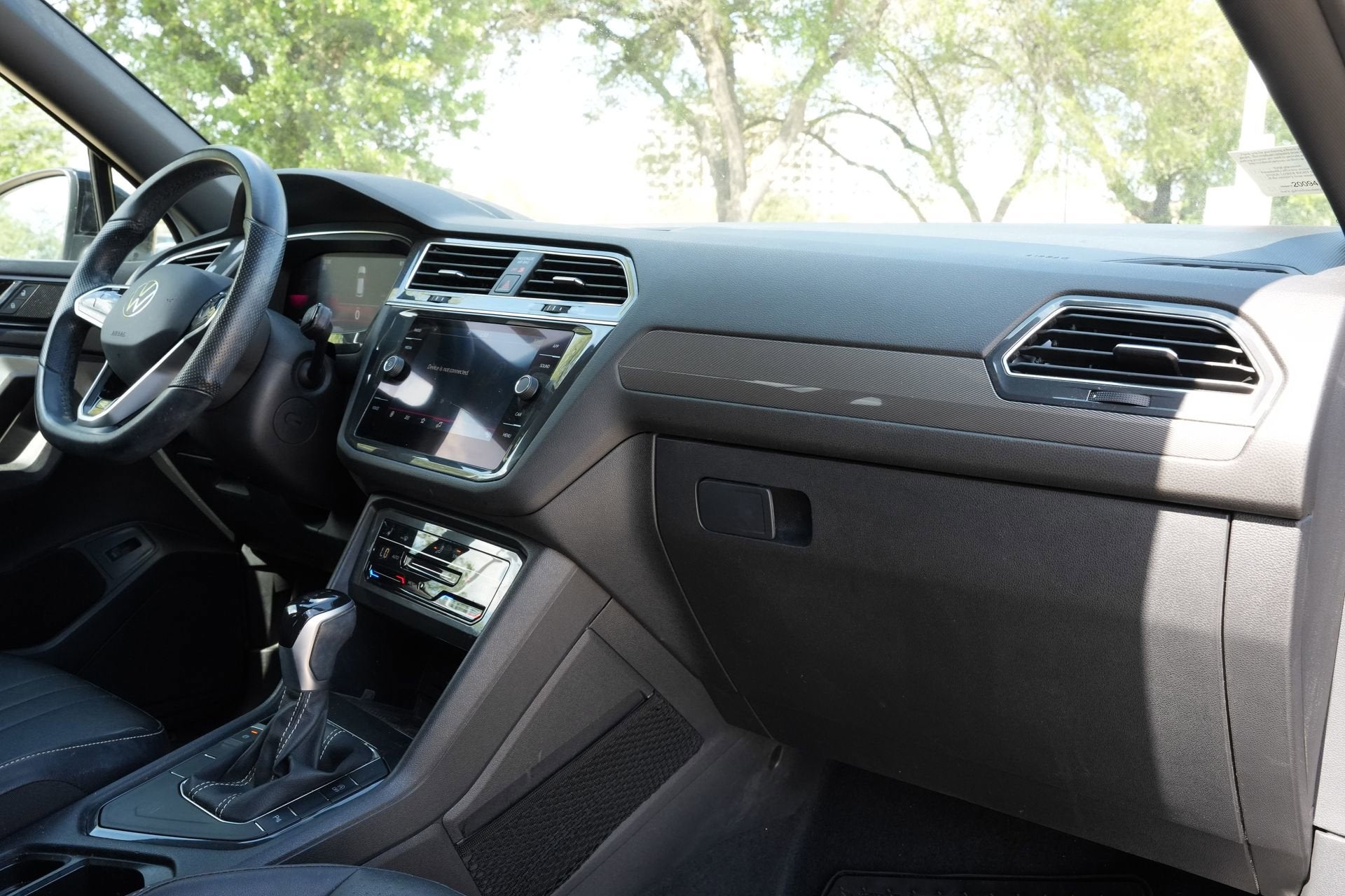 2022 Volkswagen Tiguan SE R-Line Black