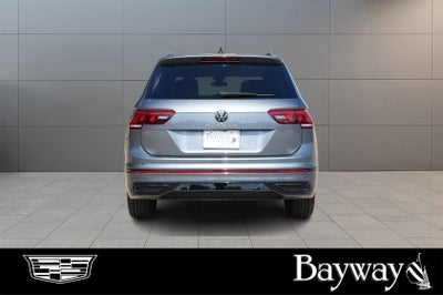 2022 Volkswagen Tiguan SE R-Line Black