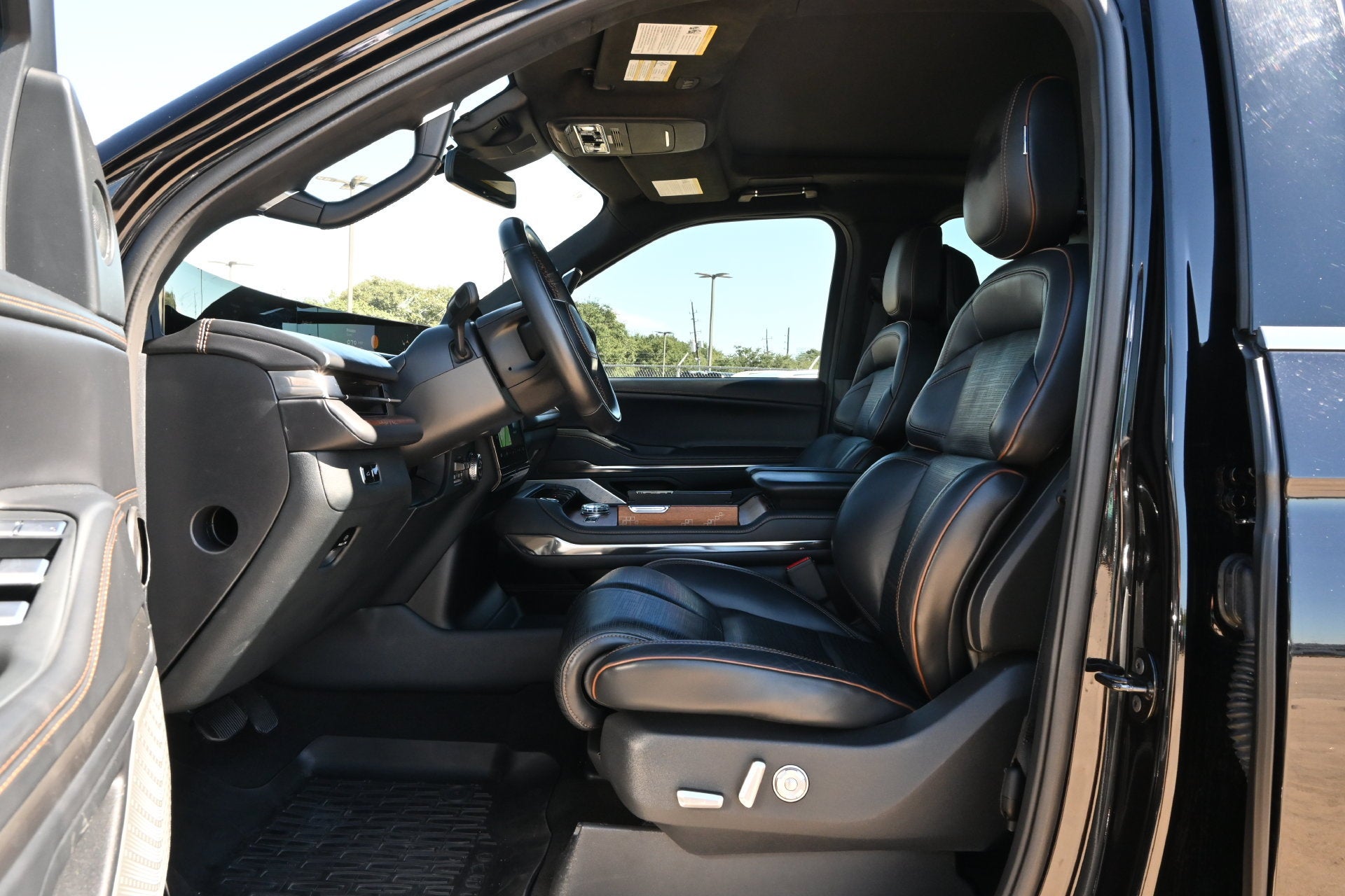 2025 Lincoln Navigator L Black Label