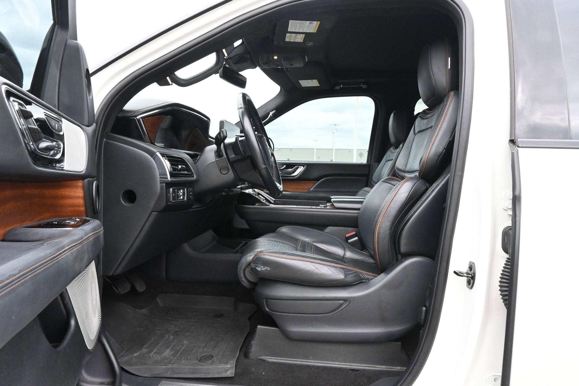 2022 Lincoln Navigator L Black Label