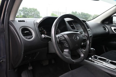 2016 Nissan Pathfinder SV