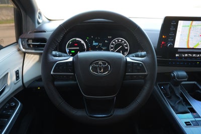 2024 Toyota Sienna Platinum