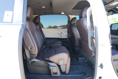 2024 Toyota Sienna Platinum