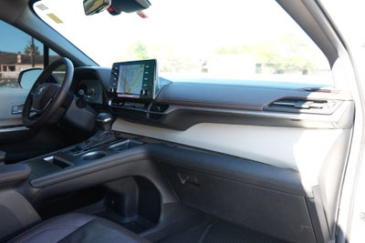 2024 Toyota Sienna Platinum