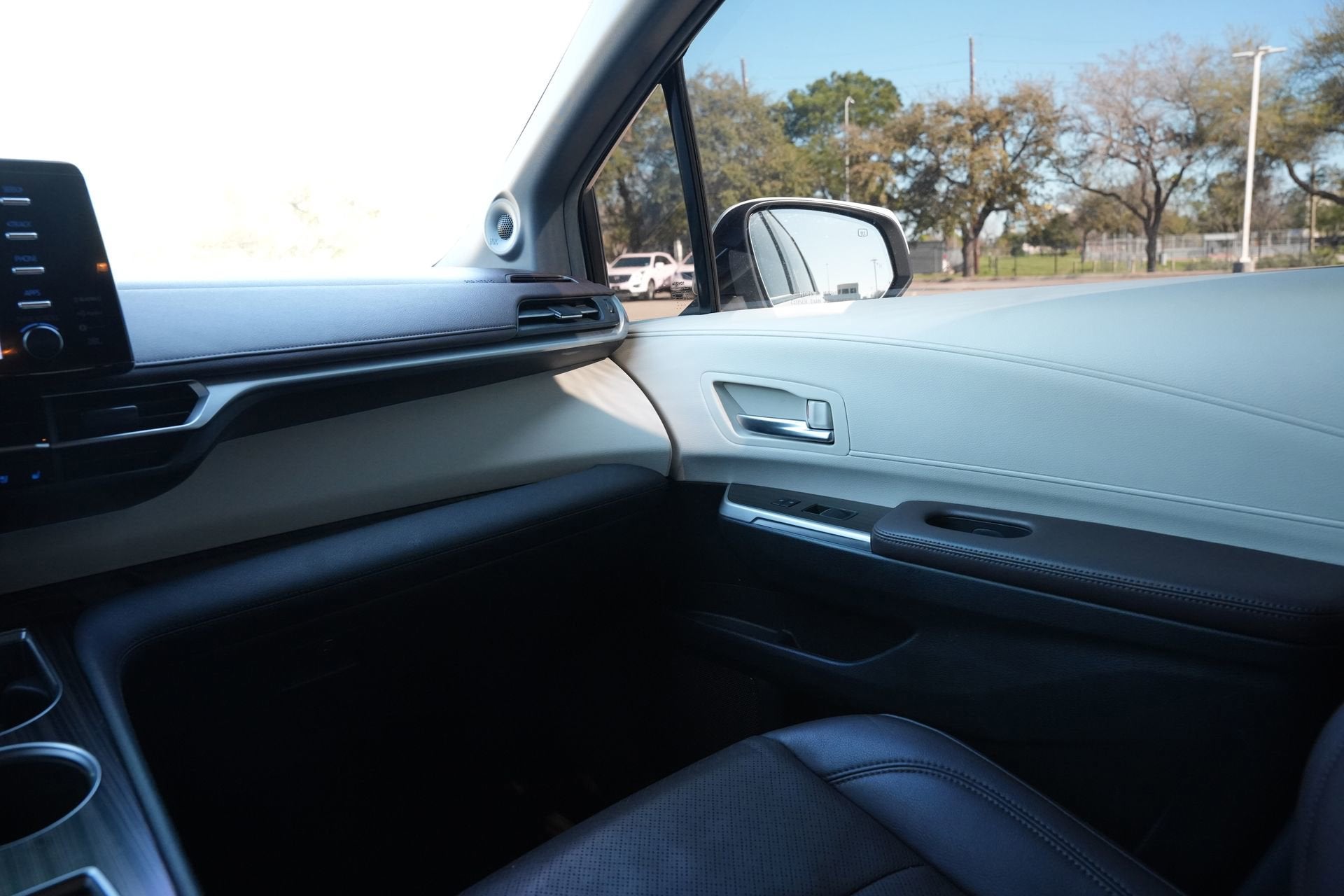 2024 Toyota Sienna Platinum