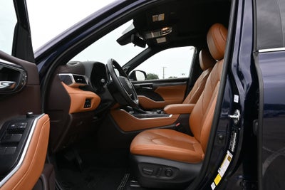 2022 Toyota Highlander Platinum