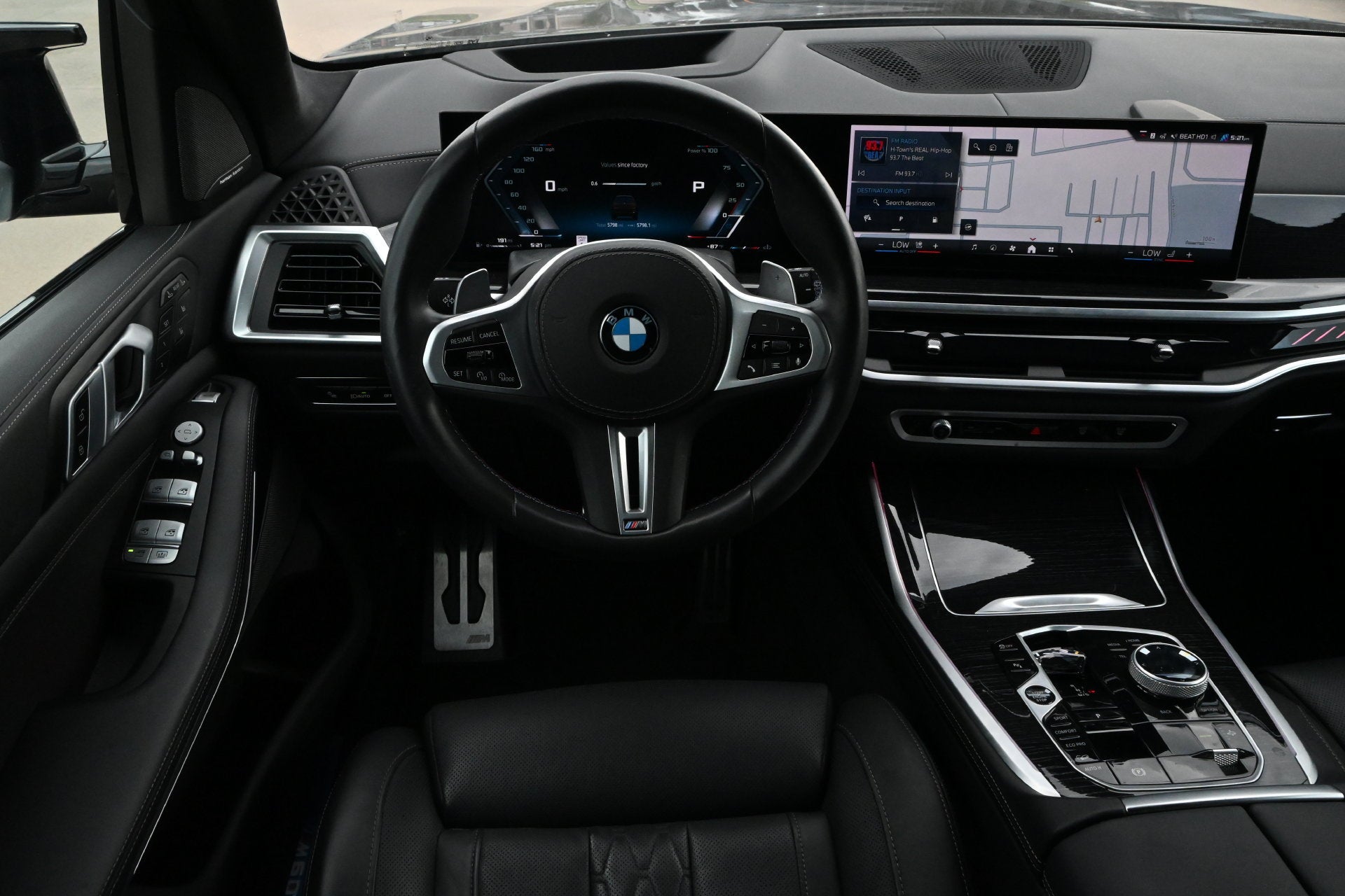 2025 BMW X7 M60i
