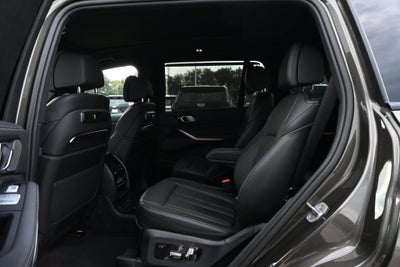 2025 BMW X7 M60i