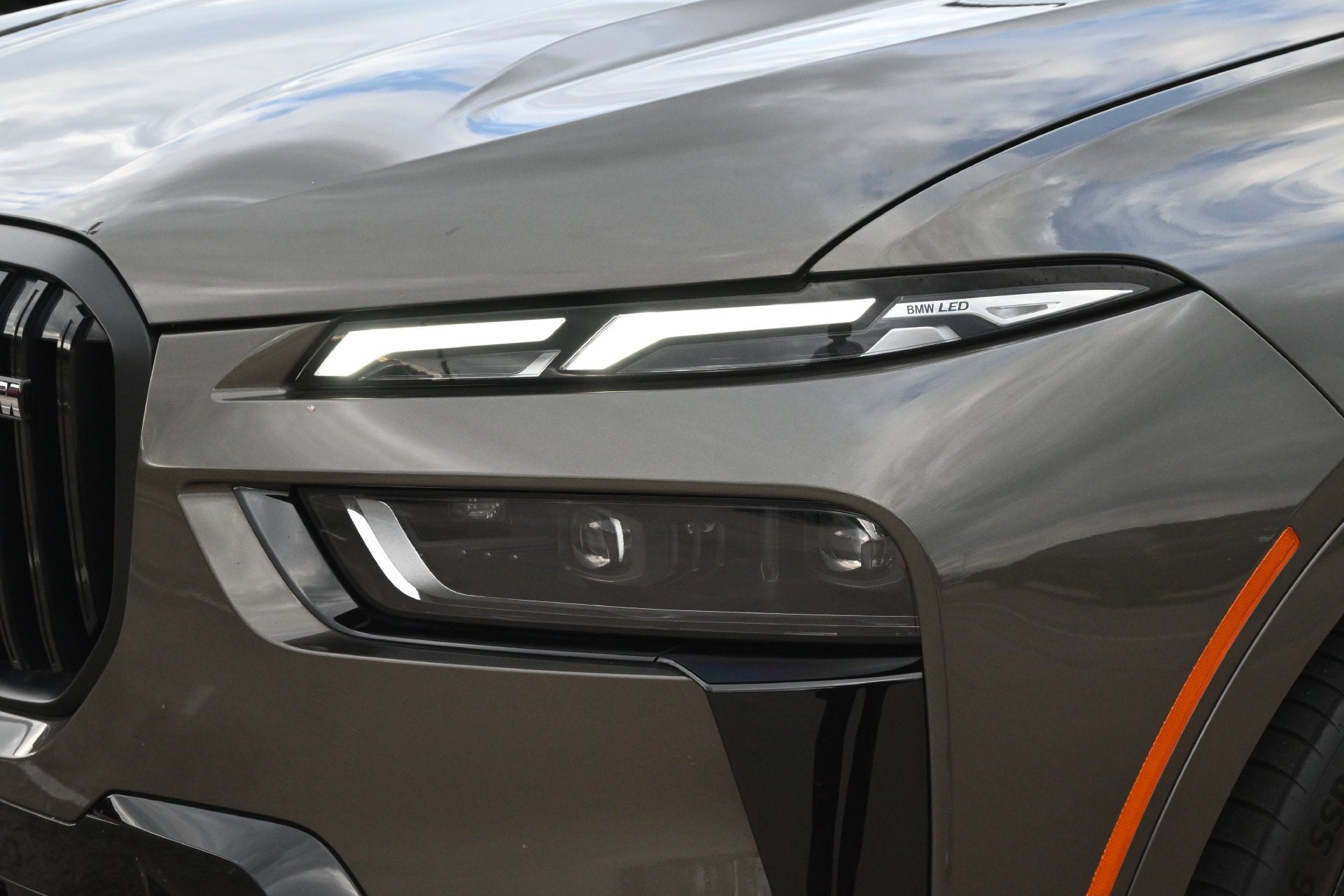 2025 BMW X7 M60i