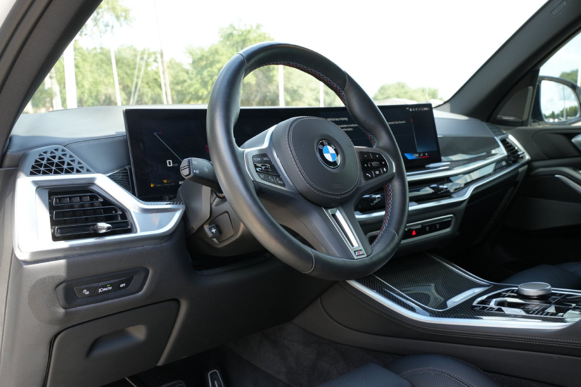 2025 BMW X5 M60i
