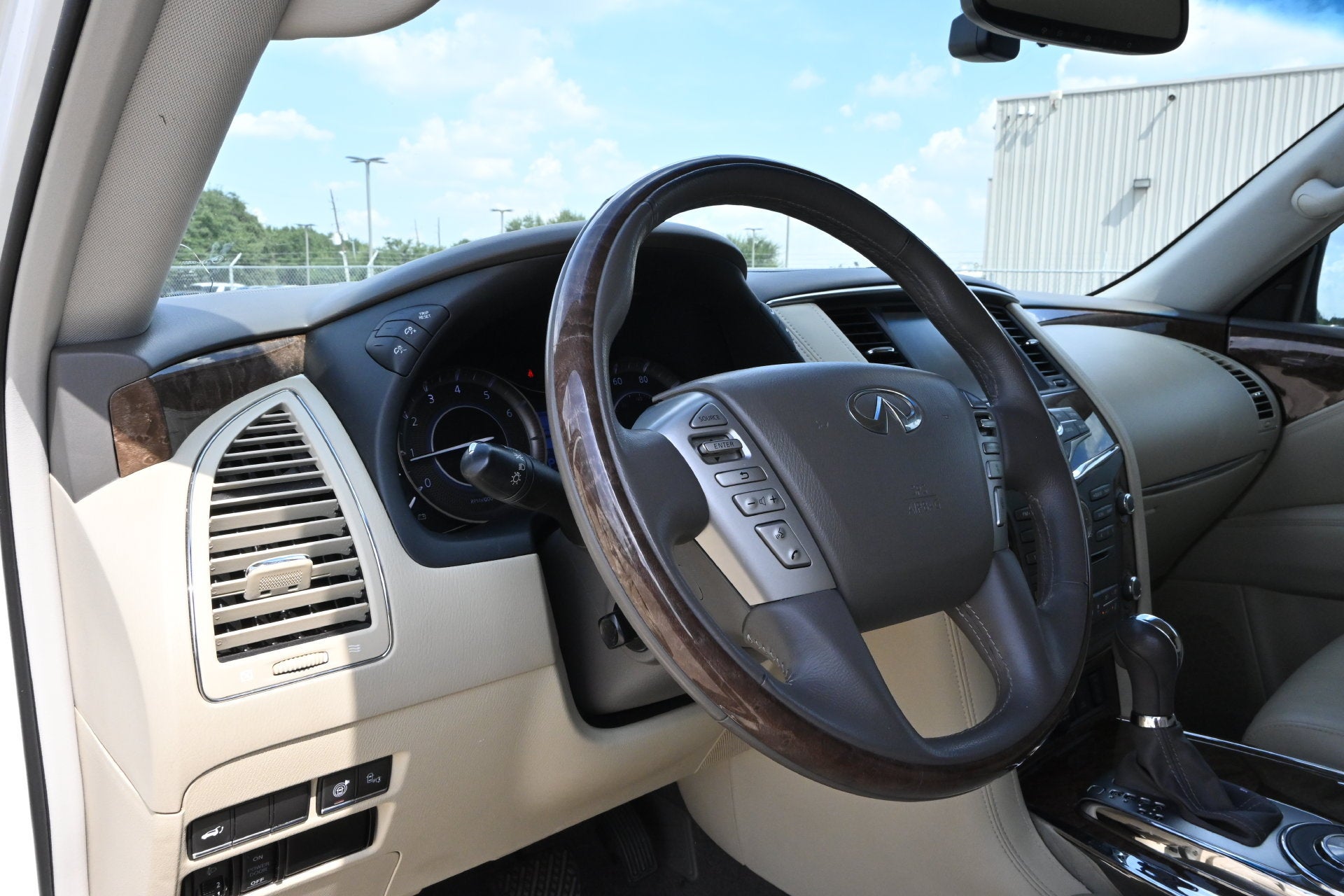 2017 INFINITI QX80 NA